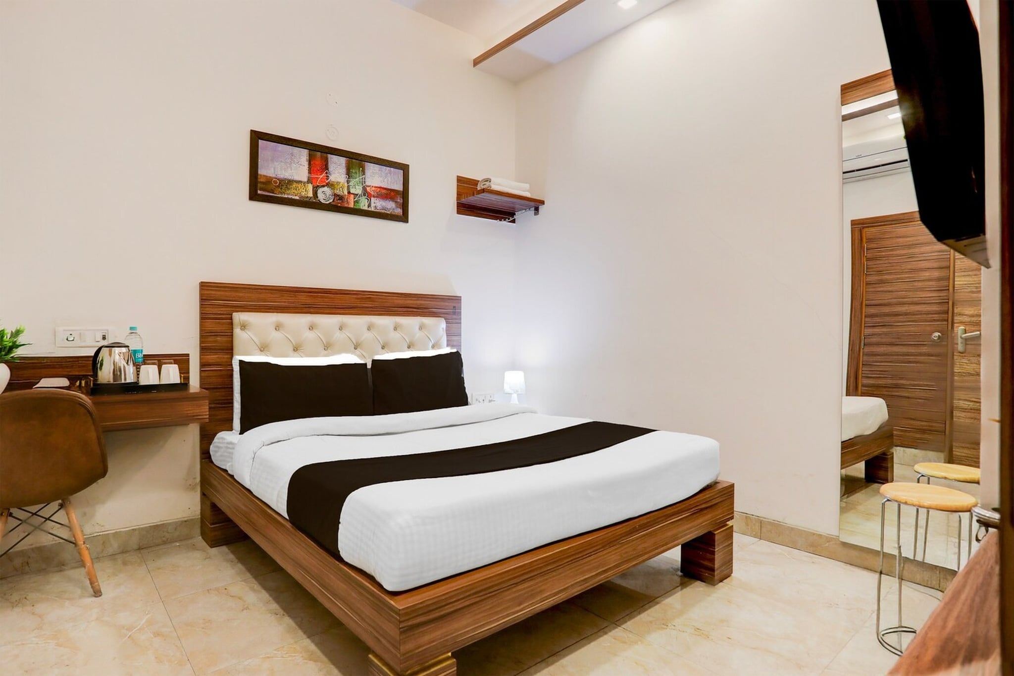 Located in HaldwÄni, Uttarakhand region, Collection O Haldwani Railway Junction Formerly Hotel Kanta is set 30 km from Bhimtal Lake. With a restaurant, the 3-star hotel has air-conditioned rooms with free WiFi, each with a private bathroom. The accommodation provides room service, a 24-hour front desk and luggage storage for guests.

At the hotel, each room has a desk. Guest rooms at Collection O Haldwani Railway Junction Formerly Hotel Kanta are equipped with a seating area and a flat-screen TV with satellite channels.

Pantnagar Airport is 33 km away.

1. Unmarried couples are warmly welcome at this property.
2. Guests with local ID proof are warmly welcome.
3.Early Check-In Policy: A full dayâ€™s room rate will be charged for check-ins before 6:00 AM. Complimentary early check-in is available between 6:00 AM and 10:00 AM, subject to room availability.
4.Foreign guests are welcome and allowed to stay at this property without any restrictions
Check-in is only available to guests aged 18 and above. Please provide a government-issued ID to confirmÂ yourÂ age.
