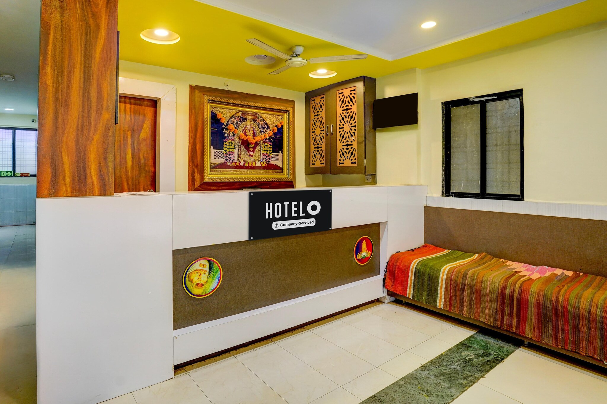 Ground floor: (bedroom(double bed, TV, seating area, air conditioning, telephone), bathroom(bathtub or shower, shower, washbasin, toilet, Towels incl., shampoo, body soap, hot water), parking)