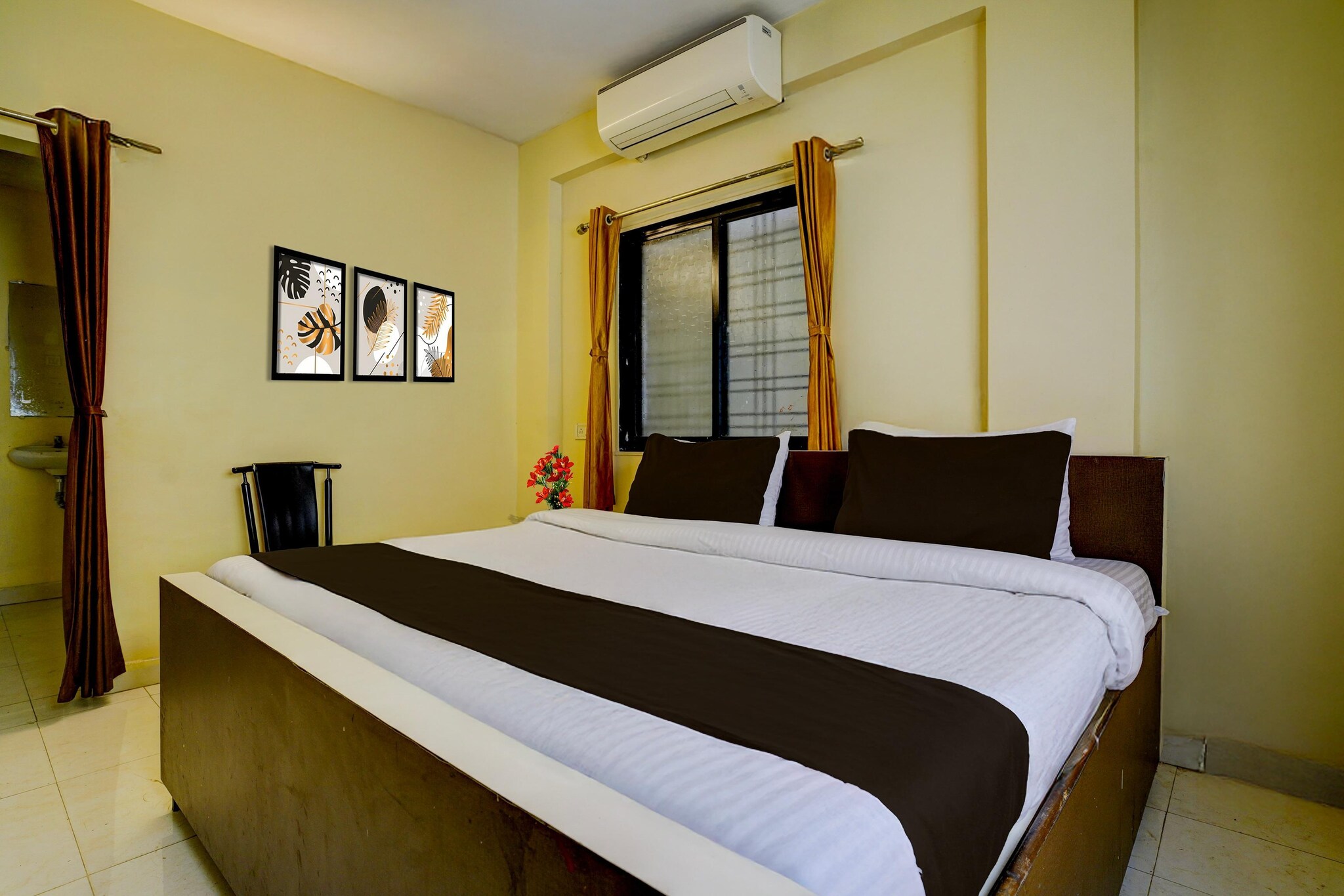 Set within 1.6 km of Shri Adinath Shewtamber Jain Mandir and 1.5 km of Saibaba Temple, Super Hotel O Sainagar Shirdi Railway Junction Formerly Sai Vyankatesh Residency offers rooms with air conditioning and a private bathroom in Shirdi. Among the facilities at this property are a shared lounge and room service, along with free WiFi throughout the property. The hotel has family rooms.
All guest rooms at the hotel come with a seating area, a flat-screen TV with satellite channels and a private bathroom with free toiletries and a bath or shower. Guest rooms feature a desk.
Guests at Super Hotel O Sainagar Shirdi Railway Junction Formerly Sai Vyankatesh Residency can enjoy a continental breakfast.
Staff speak English and Hindi at the 24-hour front desk.
Sai Heritage Village is 1.1 km from the accommodation, while Sai Teerth Spiritual Theme Park is 2.4 km from the property. Shirdi Airport is 14 km away.
1.No Unmarried Couples: We’re sorry, but we are unable to accommodate unmarried couples at this property.
2. Foreign Guests Restricted: Apologies, but we are currently unable to host foreign nationals at this property.
3. No Local Guests: We’re sorry, but guests with local ID proof are not welcome at this property.
4.Early Check-In Policy: A full day’s room rate will be charged for check-ins before 6:00 AM. Complimentary early check-in is available between 6:00 AM and 10:00 AM, subject to room availability.
Check-in is only available to guests aged 18 and above. Please provide a government-issued ID to confirm your age.