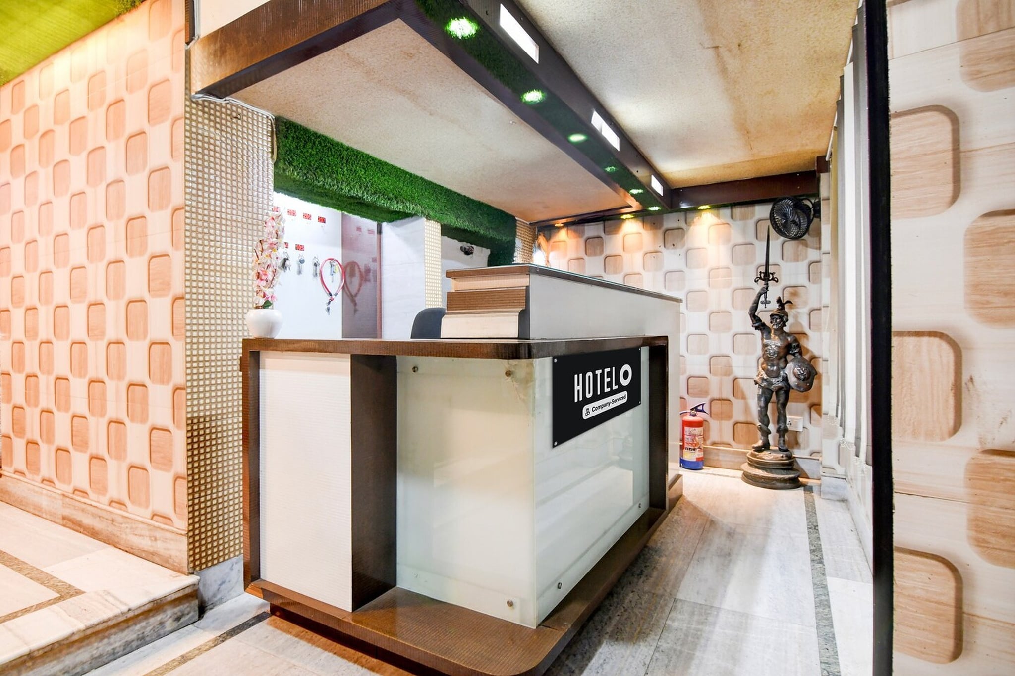 Ground floor: (bedroom(double bed, TV, seating area, air conditioning, telephone), bathroom(bathtub or shower, shower, washbasin, toilet, Towels incl., shampoo, body soap, hot water))