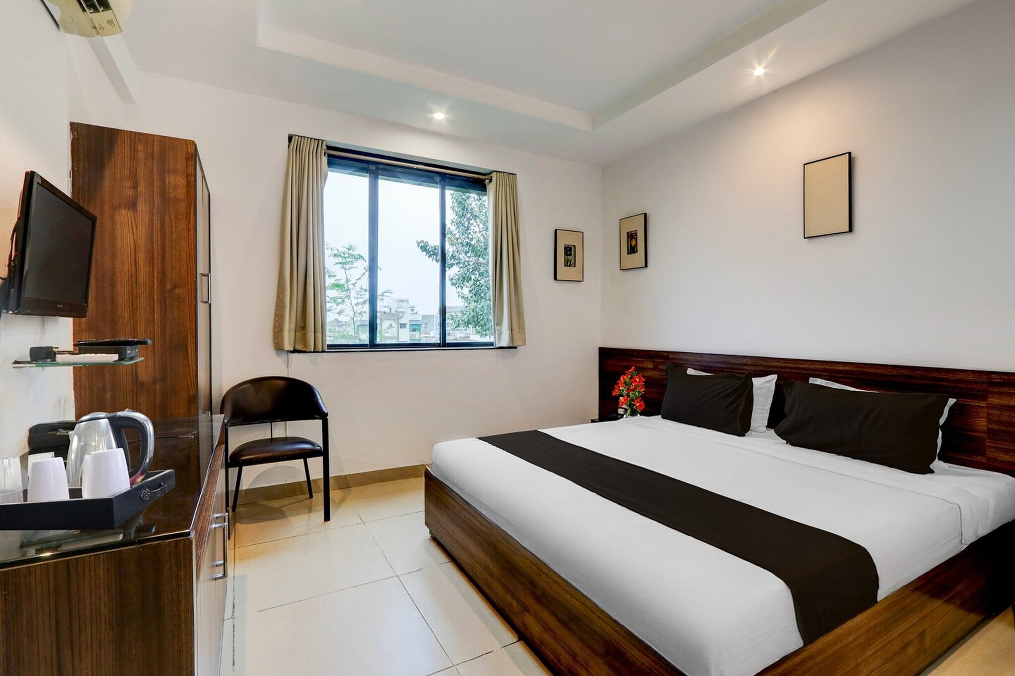 Townhouse Nagpur Airport Flora Inn