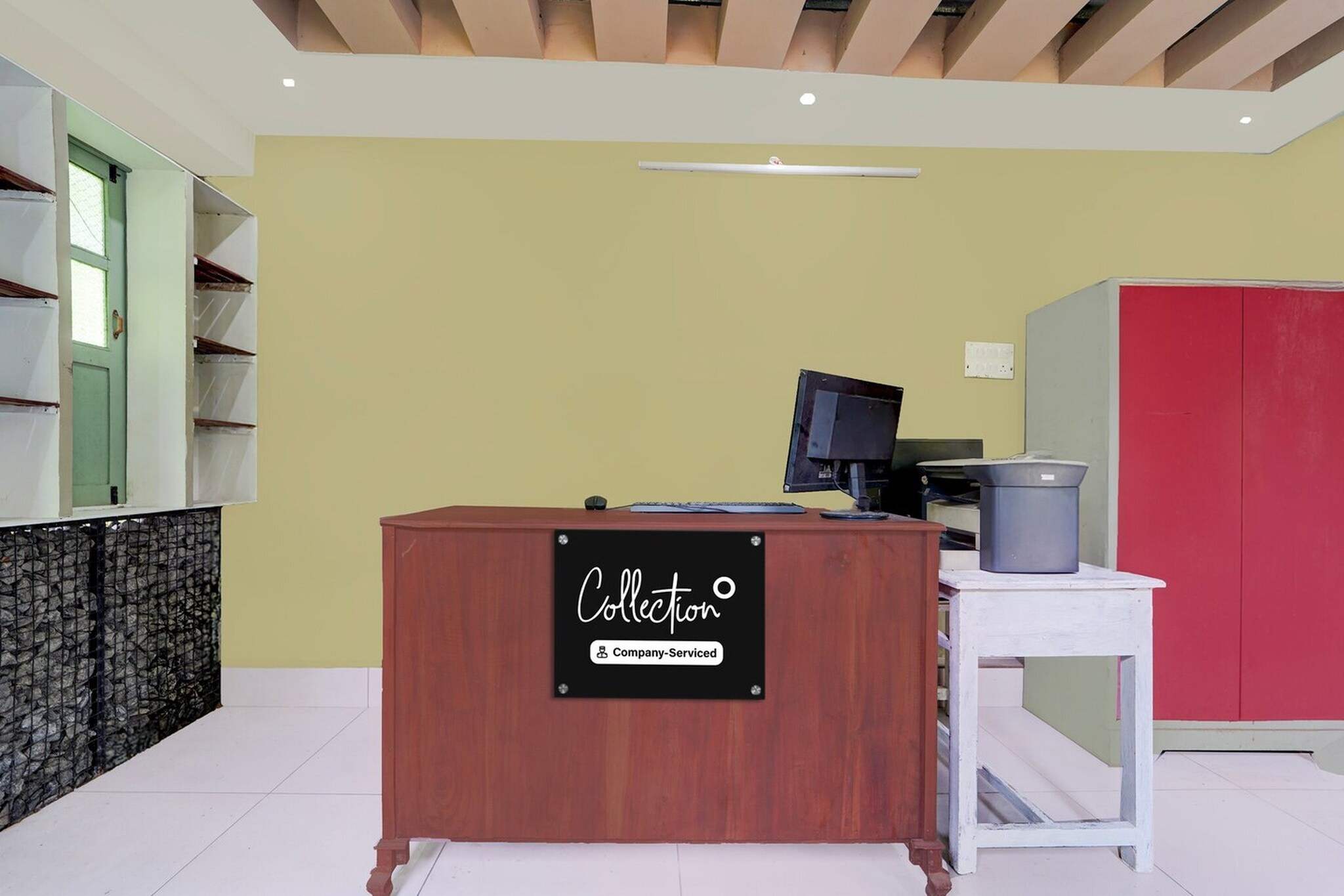 Ground floor: (bedroom(double bed, TV, seating area, air conditioning, telephone), bathroom(bathtub or shower, shower, washbasin, toilet, Towels incl., shampoo, body soap, hot water))