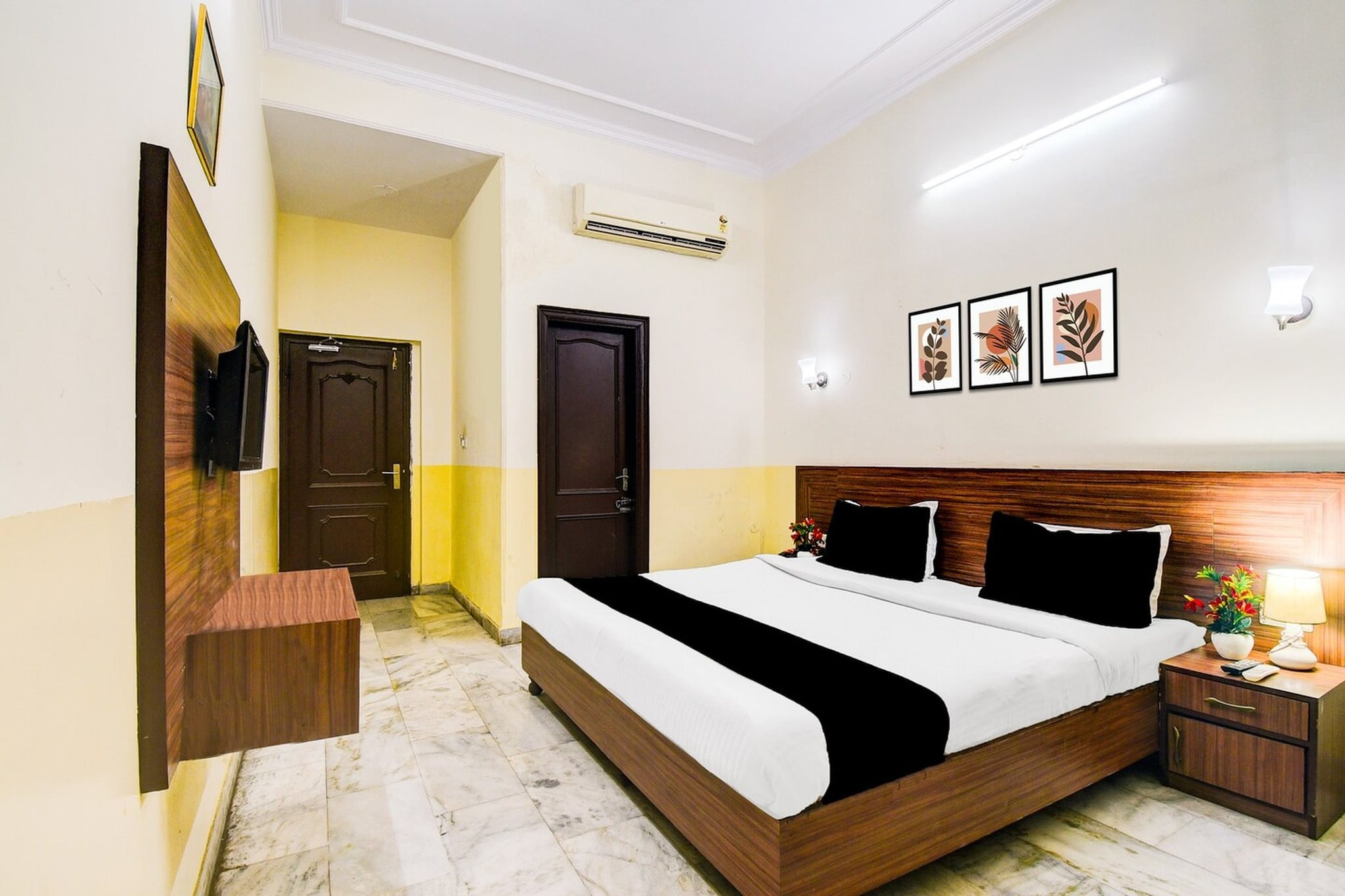 Collection O Raja Park Jaipur