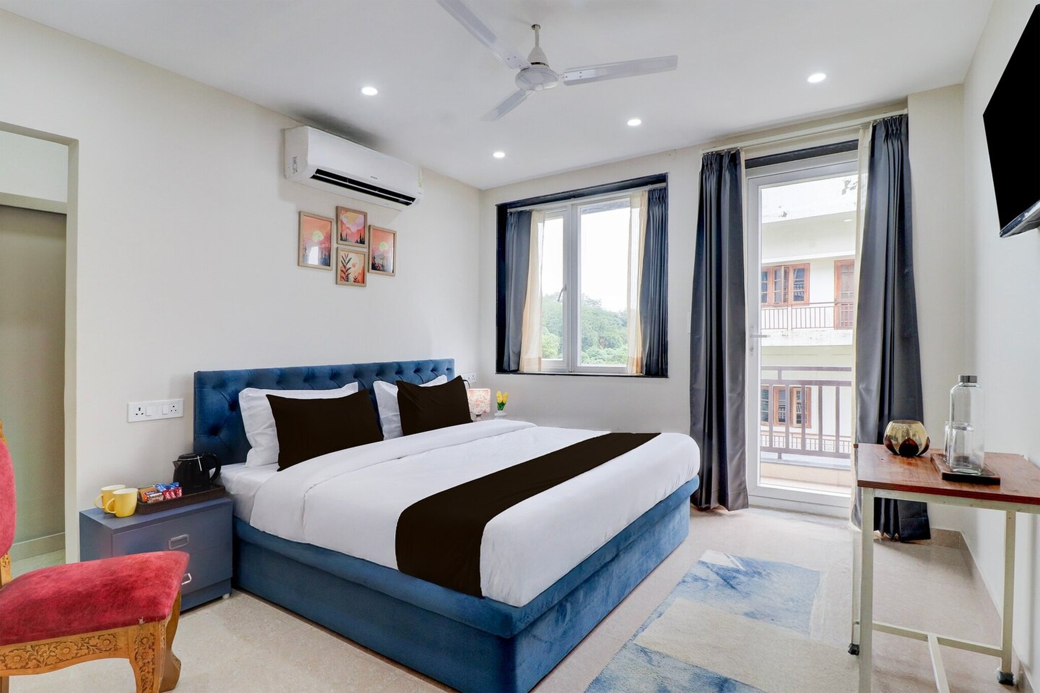 Situated within 28 km of Gun Hill Point, Mussorie and 47 km of Mansa Devi Temple, Townhouse Rispana River Dehradun Formerly Nivasa Home Stays features rooms with air conditioning and a private bathroom in Dehradun. This 4-star hotel offers room service, a 24-hour front desk and free WiFi. The hotel has family rooms.
The rooms at the hotel are fitted with a seating area, a flat-screen TV with satellite channels and a private bathroom with free toiletries and a bath or shower. All guest rooms have a desk.
Dehradun Station is 3.6 km from Townhouse Rispana River Dehradun Formerly Nivasa Home Stays, while Dehradun Clock Tower is 4.2 km from the property. Dehradun Airport is 19 km away.
Unmarried couples are warmly welcome at this property.
Guests with local ID proof are warmly welcome.
Early Check-In Policy: A full day’s room rate will be charged for check-ins before 6:00 AM. Complimentary early check-in is available between 6:00 AM and 10:00 AM, subject to room availability.
Check-in is only available to guests aged 18 and above. Please provide a government-issued ID to confirm your age.