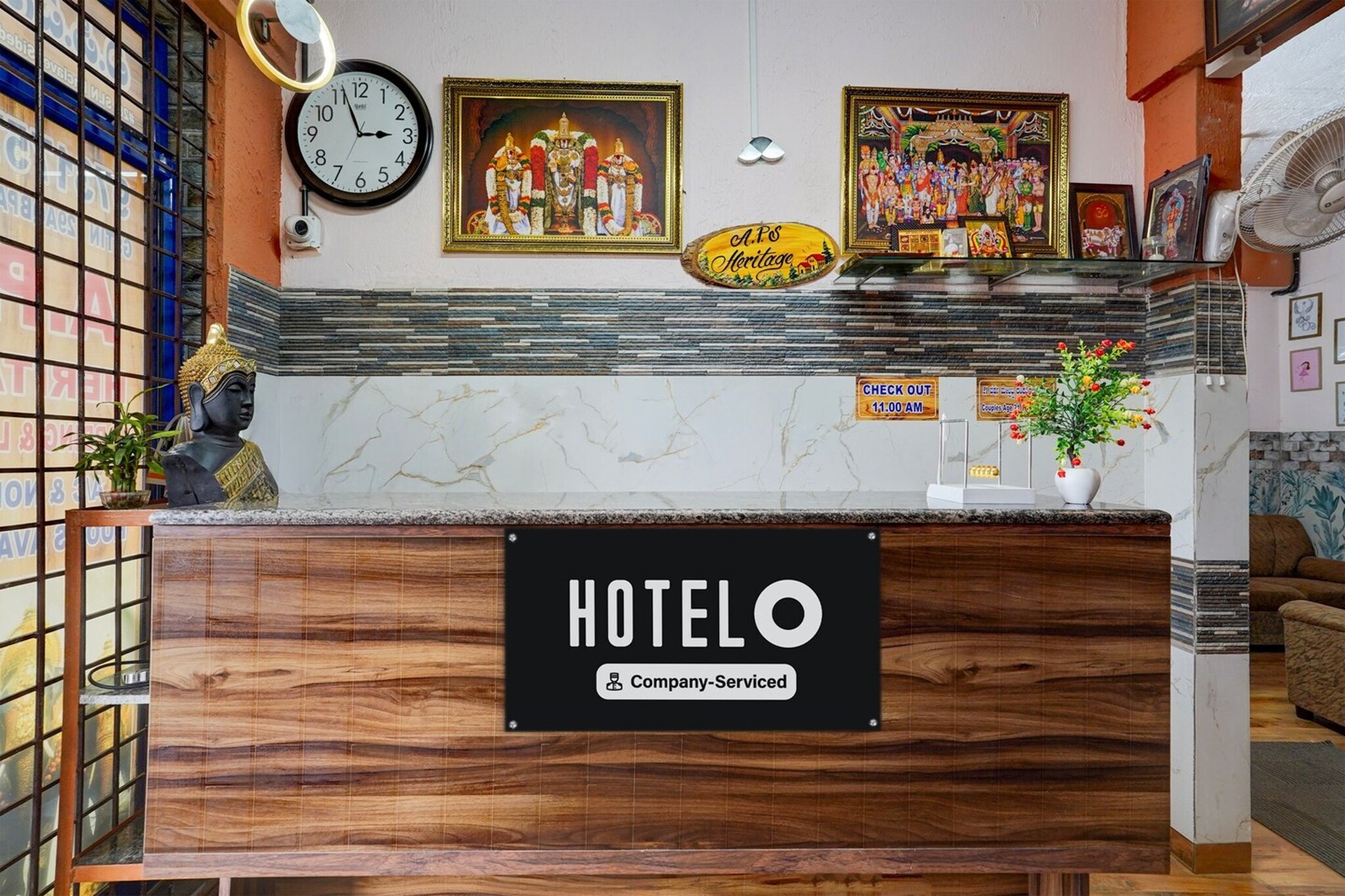 Ground floor: (bedroom(double bed, TV, seating area, air conditioning, Towels incl., telephone), bathroom(bathtub or shower, shower, washbasin, toilet, shampoo, body soap, hot water))