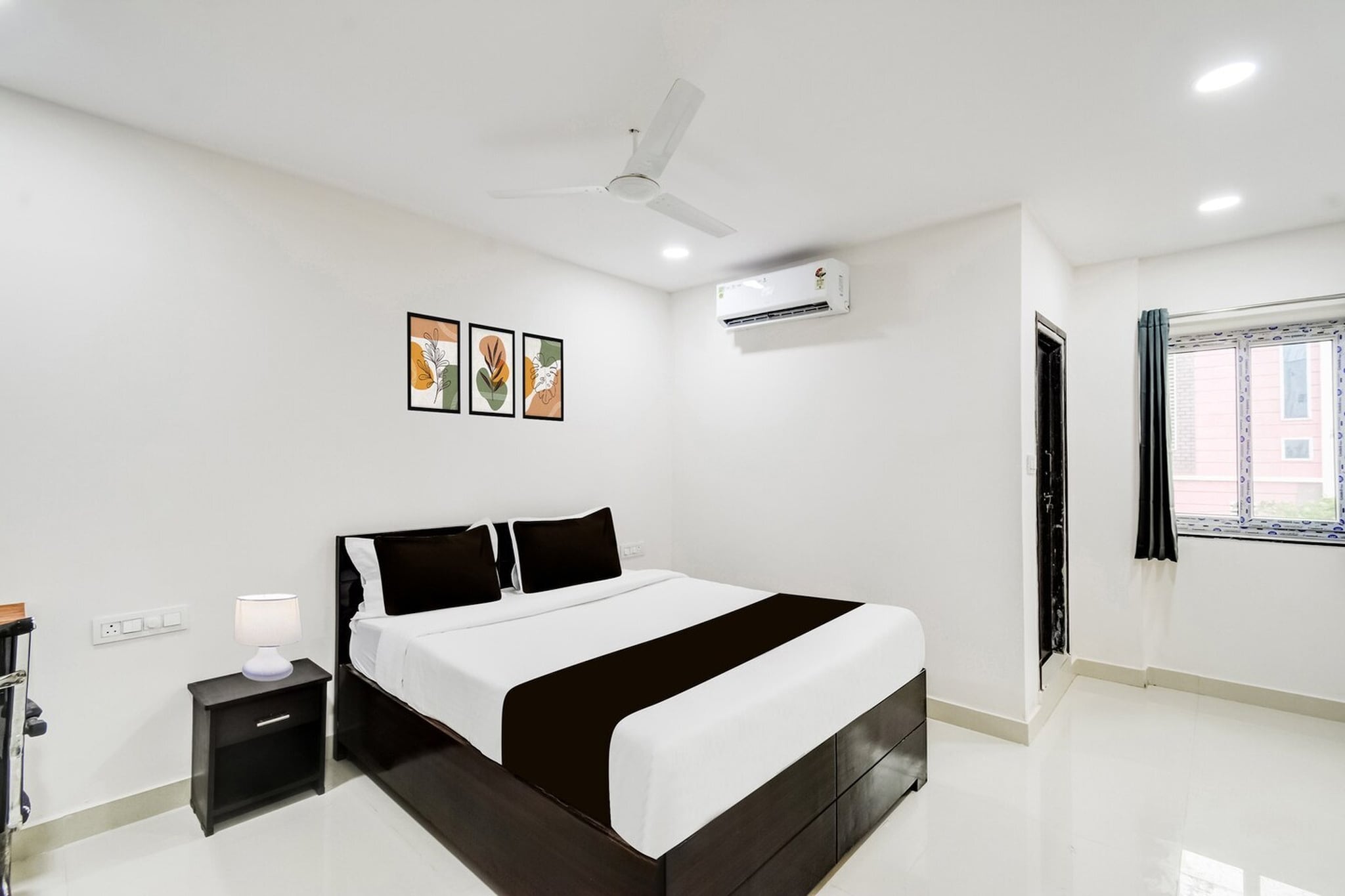 Located within 5.5 km of Golkonda Fort and 8.6 km of ISB, Townhouse Near Narsingi Manikonda offers rooms in Hyderabad. Featuring a restaurant, the 4-star hotel has air-conditioned rooms with free WiFi, each with a private bathroom. The accommodation provides room service, a 24-hour front desk and luggage storage for guests.

Guest rooms at the hotel are equipped with a seating area and a flat-screen TV with satellite channels. The units include a desk.

City Centre Mall is 13 km from Townhouse Near Narsingi Manikonda, while Ravindra Bharathi is 14 km away. Rajiv Gandhi International Airport is 26 km from the property.

Unmarried couples are warmly welcome at this property.
Guests with local ID proof are warmly welcome.
Early Check-In Policy: A full dayâ€™s room rate will be charged for check-ins before 6:00 AM. Complimentary early check-in is available between 6:00 AM and 10:00 AM, subject to room availability.
Check-in is only available to guests aged 18 and above. Please provide a government-issued ID to confirmÂ yourÂ age.
