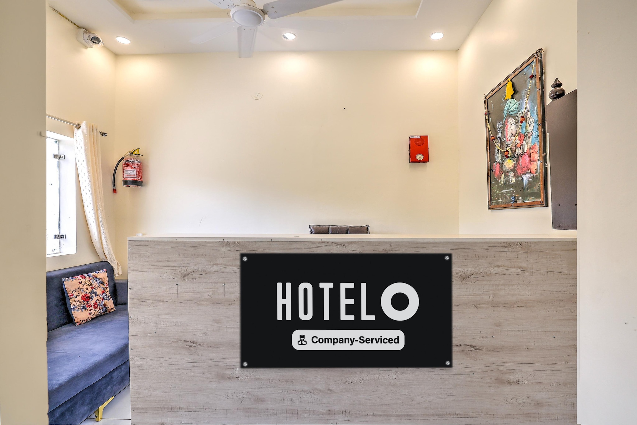 Ground floor: (bedroom(double bed, TV, seating area, air conditioning, Towels incl., telephone), bathroom(bathtub or shower, shower, washbasin, toilet, shampoo, body soap, hot water), lift)