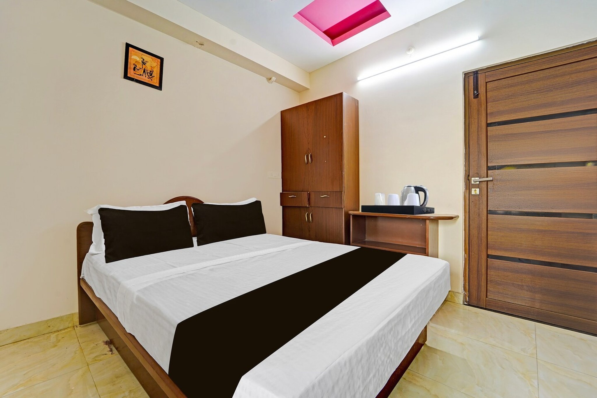 Situated in Dindigul, Tamil Nadu region, Hotel O Dindugal Bus Terminal Formerly GK Building is set 3.1 km from Dindigul Railway Station. With free WiFi, this 3-star hotel offers room service and a 24-hour front desk. The hotel has family rooms.
The rooms at the hotel are fitted with a seating area, a flat-screen TV with satellite channels and a private bathroom with free toiletries and a bath or shower. All units at Hotel O Dindugal Bus Terminal Formerly GK Building have air conditioning and a desk.
Madurai Airport is 71 km from the property.
Unmarried couples are warmly welcome at this property.
Guests with local ID proof are warmly welcome.
Early Check-In Policy: A full day’s room rate will be charged for check-ins before 6:00 AM. Complimentary early check-in is available between 6:00 AM and 10:00 AM, subject to room availability.
Check-in is only available to guests aged 18 and above. Please provide a government-issued ID to confirm your age.