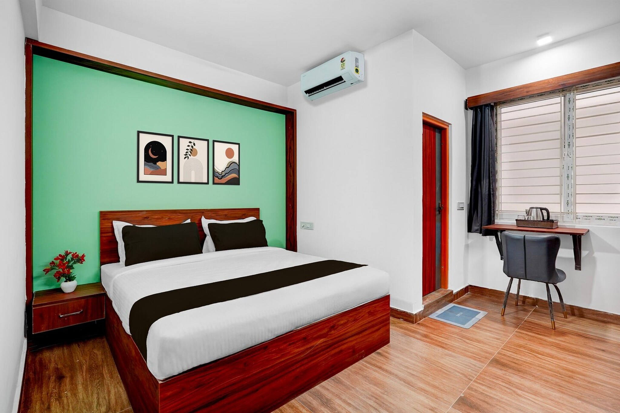 Located within 14 km of The Heritage Centre & Aerospace Museum and 18 km of Commercial Street, Townhouse Whitefield Railway Station Formerly Kadugudi Whitefield provides rooms with air conditioning and a private bathroom in Bengaluru. Among the facilities of this property are a restaurant, room service and a 24-hour front desk, along with free WiFi throughout the property. The property is non-smoking and is situated 18 km from Brigade Road.
Guest rooms at the hotel are equipped with a seating area, a flat-screen TV with satellite channels and a private bathroom with free toiletries and a bath or shower. The rooms include a desk.
Chinnaswamy Stadium is 19 km from Townhouse Whitefield Railway Station Formerly Kadugudi Whitefield, while Kanteerava Indoor Stadium is 20 km away. Kempegowda International Airport is 34 km from the property.
Unmarried couples are warmly welcome at this property.
Guests with local ID proof are warmly welcome.
Early Check-In Policy: A full day’s room rate will be charged for check-ins before 6:00 AM. Complimentary early check-in is available between 6:00 AM and 10:00 AM, subject to room availability.
Check-in is only available to guests aged 18 and above. Please provide a government-issued ID to confirm your age.