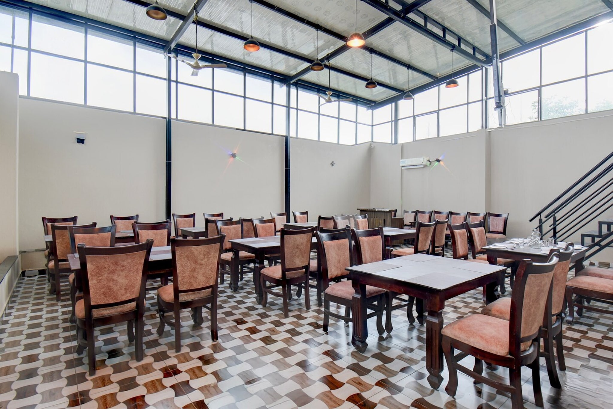 Townhouse Oak Sri Mahadeshwara Centre