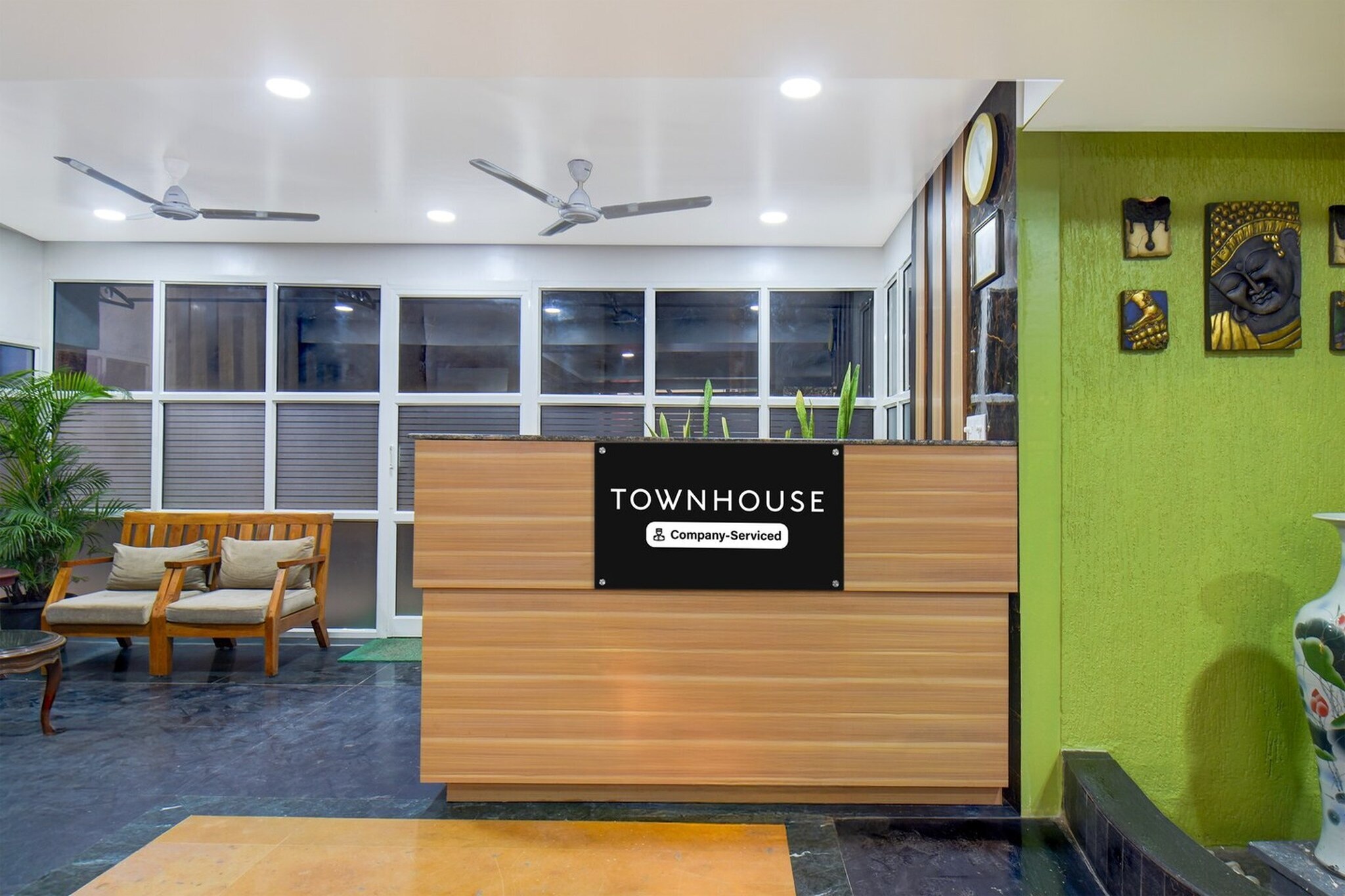 Ground floor: (bedroom(double bed, TV, seating area, air conditioning, Towels incl., telephone), bathroom(bathtub or shower, shower, washbasin, toilet, shampoo, body soap, hot water), fitness equipment, Laundry Package incl.)