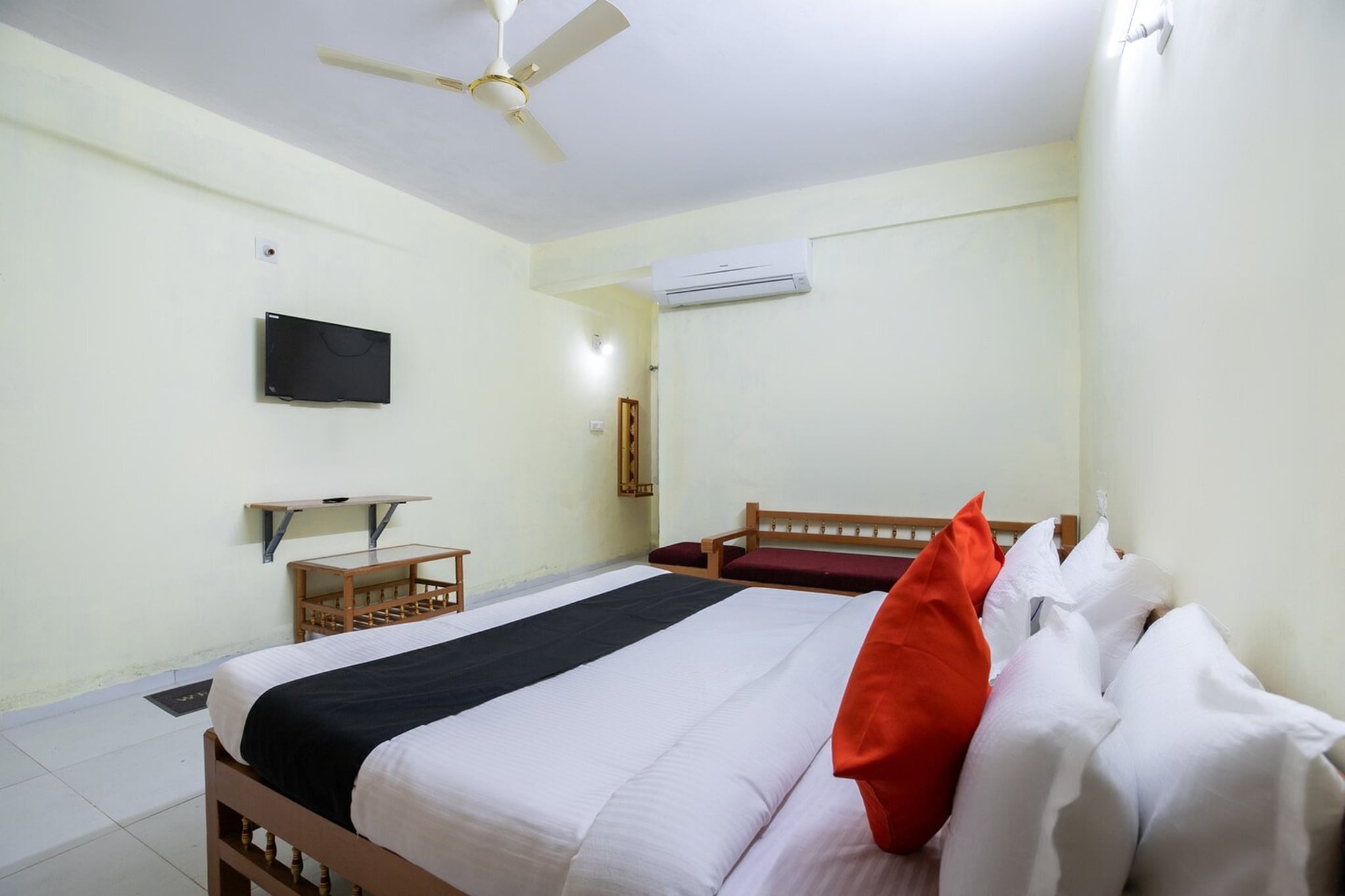 Hotel O Statue Of Narayani Heritage Resort