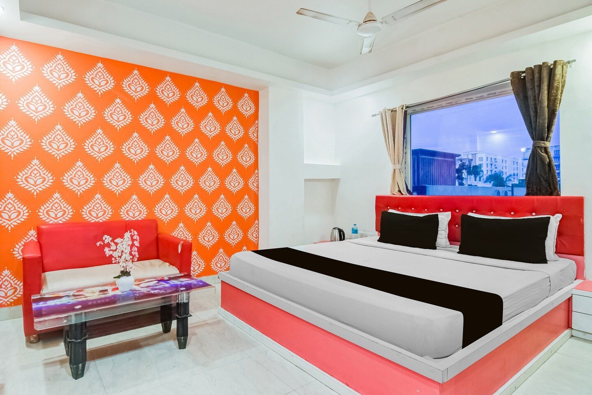 Collection O Chinar Park Crossway Kolkata