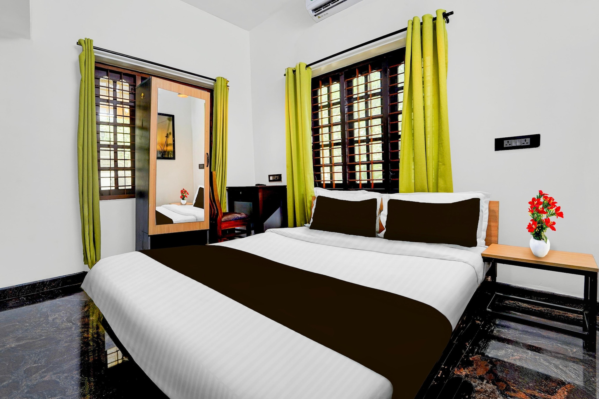 Hotel O Kazhakuttam Railway Station