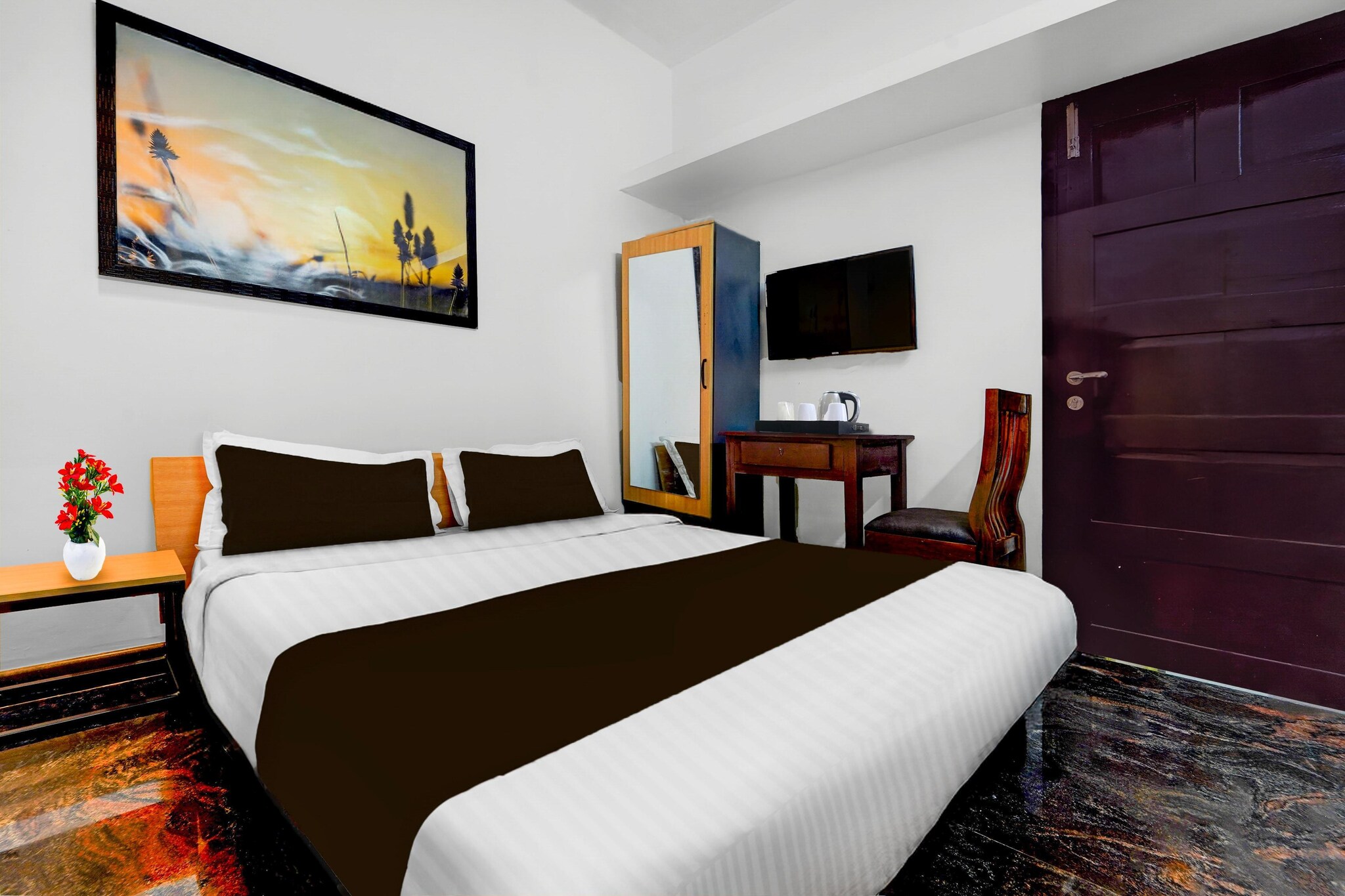 Located within 13 km of Sree Padmanabhaswamy Temple and 14 km of Napier Museum, Hotel O Kazhakuttam Railway Station Formerly Graceful Stay provides rooms with air conditioning and a private bathroom in Trivandrum. With free WiFi, this 2-star hotel offers room service and a 24-hour front desk. The hotel features family rooms.

Guest rooms at the hotel are equipped with a seating area, a flat-screen TV with satellite channels and a private bathroom with free toiletries and a bath or shower. All rooms include a desk.

Karikkakom Temple is 8.5 km from Hotel O Kazhakuttam Railway Station Formerly Graceful Stay, while Santhigiri Ashram is 13 km away. Thiruvananthapuram International Airport is 10 km from the property.

1.Unmarried couples are warmly welcome at this property.
2. Guests with local ID proof are warmly welcome.
3.Early Check-In Policy: A full day’s room rate will be charged for check-ins before 6:00 AM. Complimentary early check-in is available between 6:00 AM and 10:00 AM, subject to room availability.
Check-in is only available to guests aged 18 and above. Please provide a government-issued ID to confirm your age.
