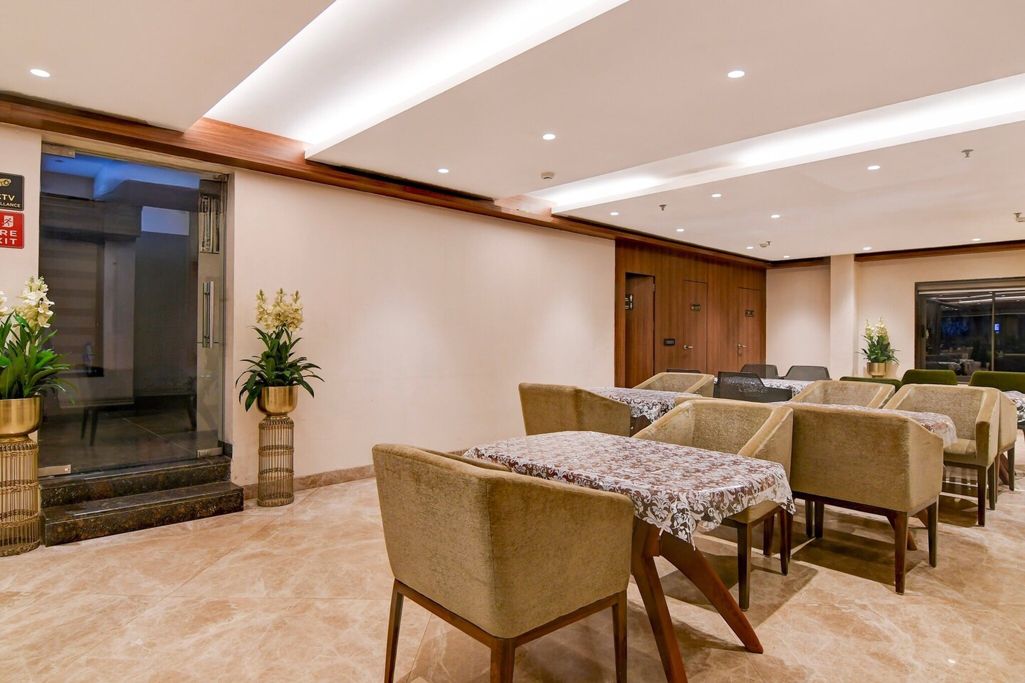 Townhouse Oak DLF Newtown Bus Terminal