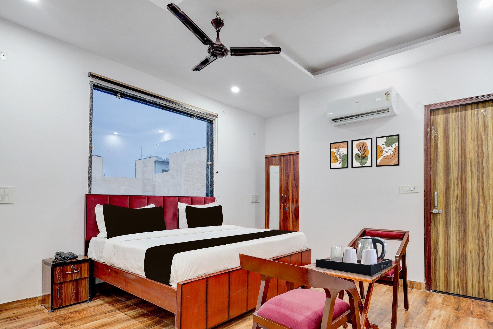 Located within 11 km of Red Fort and 12 km of Gurudwara Sis Ganj Sahib, Townhouse Jhilmil Metro Station Formerly Legacy Residency provides rooms with air conditioning and a private bathroom in New Delhi. This 4-star hotel offers room service, a 24-hour front desk and free WiFi. The hotel features family rooms.

All units at the hotel are equipped with a seating area, a flat-screen TV with satellite channels and a private bathroom with free toiletries and a bath or shower. Guest rooms include a desk.

Rāj Ghāt is 13 km from Townhouse Jhilmil Metro Station Formerly Legacy Residency, while Feroz Shah Kotla Cricket Stadium is 13 km away. Hindon Airport is 4 km from the property.

1. Unmarried couples are warmly welcome at this property.
2. Guests with local ID proof are warmly welcome.
3.Early Check-In Policy: A full day’s room rate will be charged for check-ins before 6:00 AM. Complimentary early check-in is available between 6:00 AM and 10:00 AM, subject to room availability.
4.Foreign guests are welcome and allowed to stay at this property without any restrictions
Check-in is only available to guests aged 18 and above. Please provide a government-issued ID to confirm your age.
