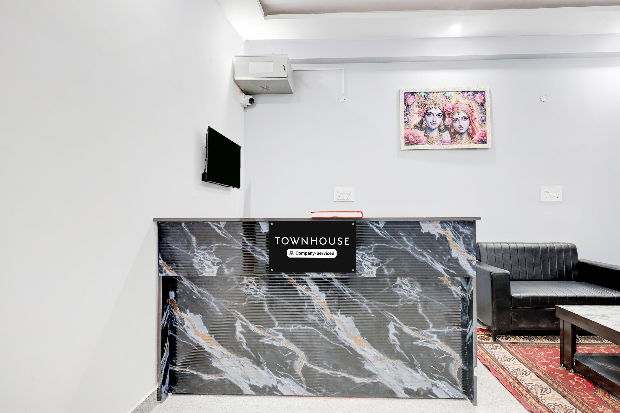 Ground floor: (bedroom(double bed, TV, seating area, air conditioning, Towels incl., telephone), bathroom(bathtub or shower, shower, washbasin, toilet, shampoo, body soap, hot water))