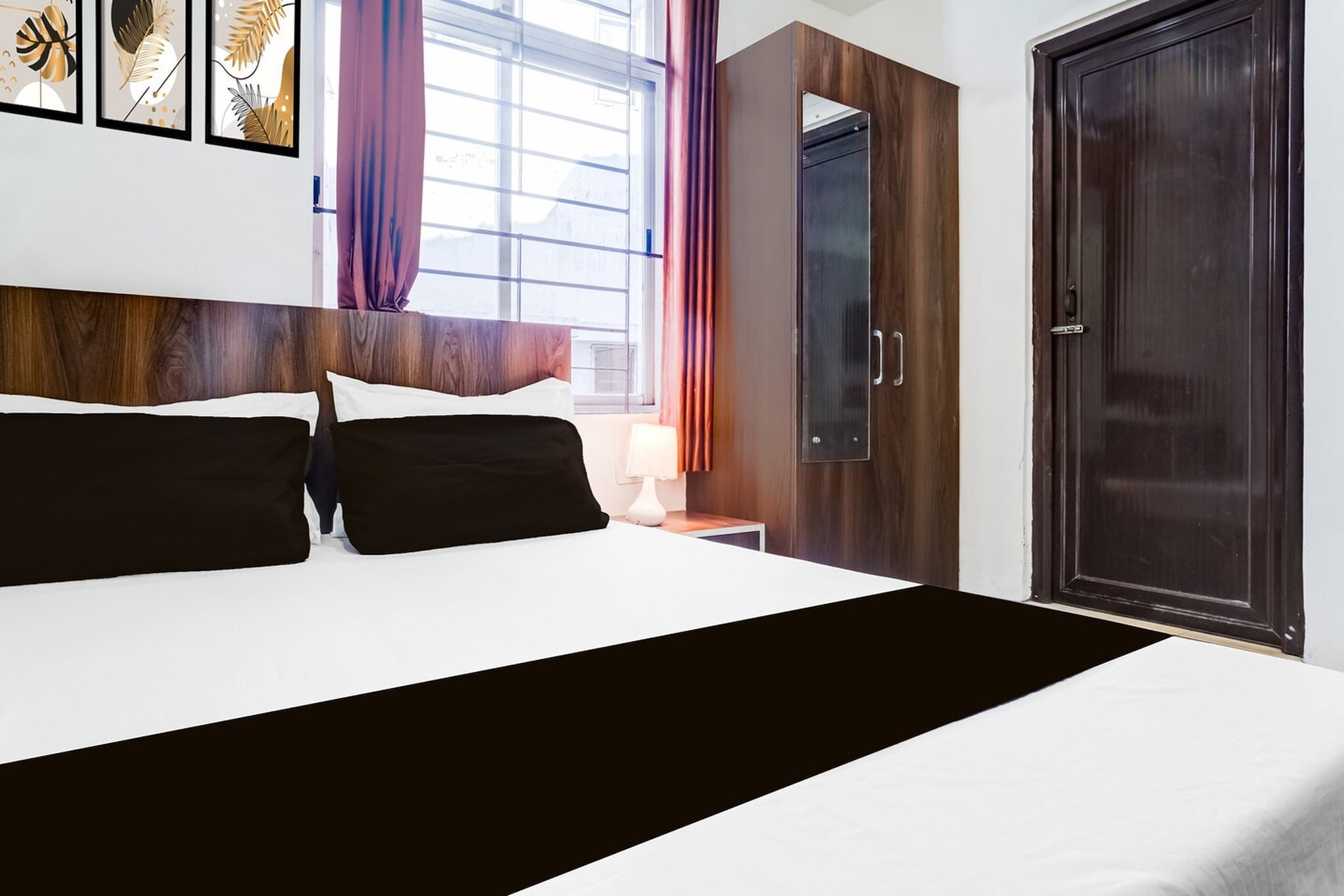 Set within 16 km of Kamakhya Temple and 8 km of Indira Gandhi Athletic Stadium, Super Collection O Six Mile Guwahati Formerly Hotel Gangotri offers rooms with air conditioning and a private bathroom in Guwahati. This 3-star hotel offers room service, a 24-hour front desk and free WiFi. The hotel features family rooms.
The units at the hotel come with a seating area, a flat-screen TV with satellite channels and a private bathroom with free toiletries and a bath or shower. All guest rooms feature a desk.
ISKCON Guwahati is 8.2 km from Super Collection O Six Mile Guwahati Formerly Hotel Gangotri, while Guwahati Zoo is 9.1 km away. Lokpriya Gopinath Bordoloi International Airport is 30 km from the property.
1. No Unmarried Couples: We’re sorry, but we are unable to accommodate unmarried couples at this property.
2. Foreign Guests Restricted: Apologies, but we are currently unable to host foreign nationals at this property.
3. No Local Guests: We’re sorry, but guests with local ID proof are not welcome at this property.
4.Early Check-In Policy: A full day’s room rate will be charged for check-ins before 6:00 AM. Complimentary early check-in is available between 6:00 AM and 10:00 AM, subject to room availability.
Check-in is only available to guests aged 18 and above. Please provide a government-issued ID to confirm your age.