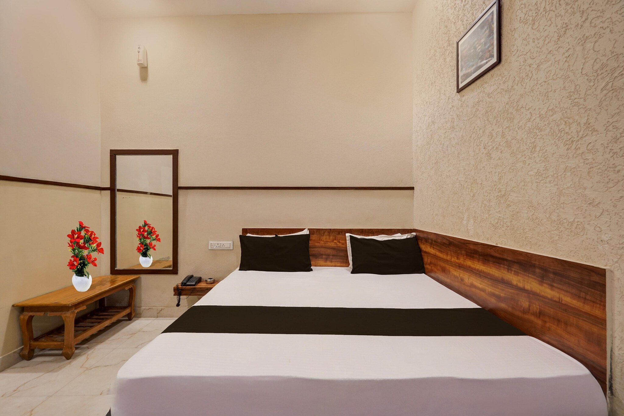 Situated within 700 metres of Jal Mandir and 6.4 km of Kota Railway Station, Townhouse City Mall Kota Formerly Hotel High Society features rooms with air conditioning and a private bathroom in Kota. With free WiFi, this 4-star hotel offers room service and a 24-hour front desk. The property is non-smoking and is located 6.4 km from Kota Junction.
All rooms at the hotel are fitted with a seating area, a flat-screen TV with satellite channels and a private bathroom with free toiletries and a bath or shower. Guest rooms have a desk.
Bundi Railway Station is 36 km from Townhouse City Mall Kota Formerly Hotel High Society, while Chaurasi Khambon ki Chhatri is 37 km from the property.
1. Unmarried couples are warmly welcome at this property.
2. Guests with local ID proof are warmly welcome.
3.Early Check-In Policy: A full day’s room rate will be charged for check-ins before 6:00 AM. Complimentary early check-in is available between 6:00 AM and 10:00 AM, subject to room availability.
4.Foreign guests are welcome and allowed to stay at this property without any restrictions
Check-in is only available to guests aged 18 and above. Please provide a government-issued ID to confirm your age.