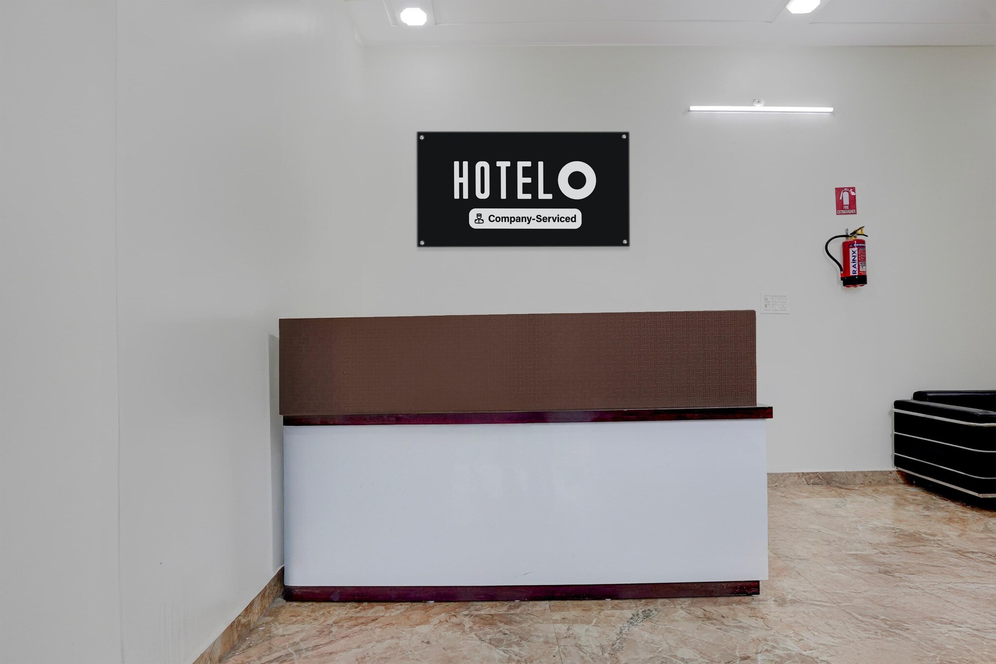 Ground floor: (bedroom(double bed, TV, seating area, air conditioning, Towels incl., telephone), bathroom(bathtub or shower, shower, washbasin, toilet, shampoo, body soap, hot water))