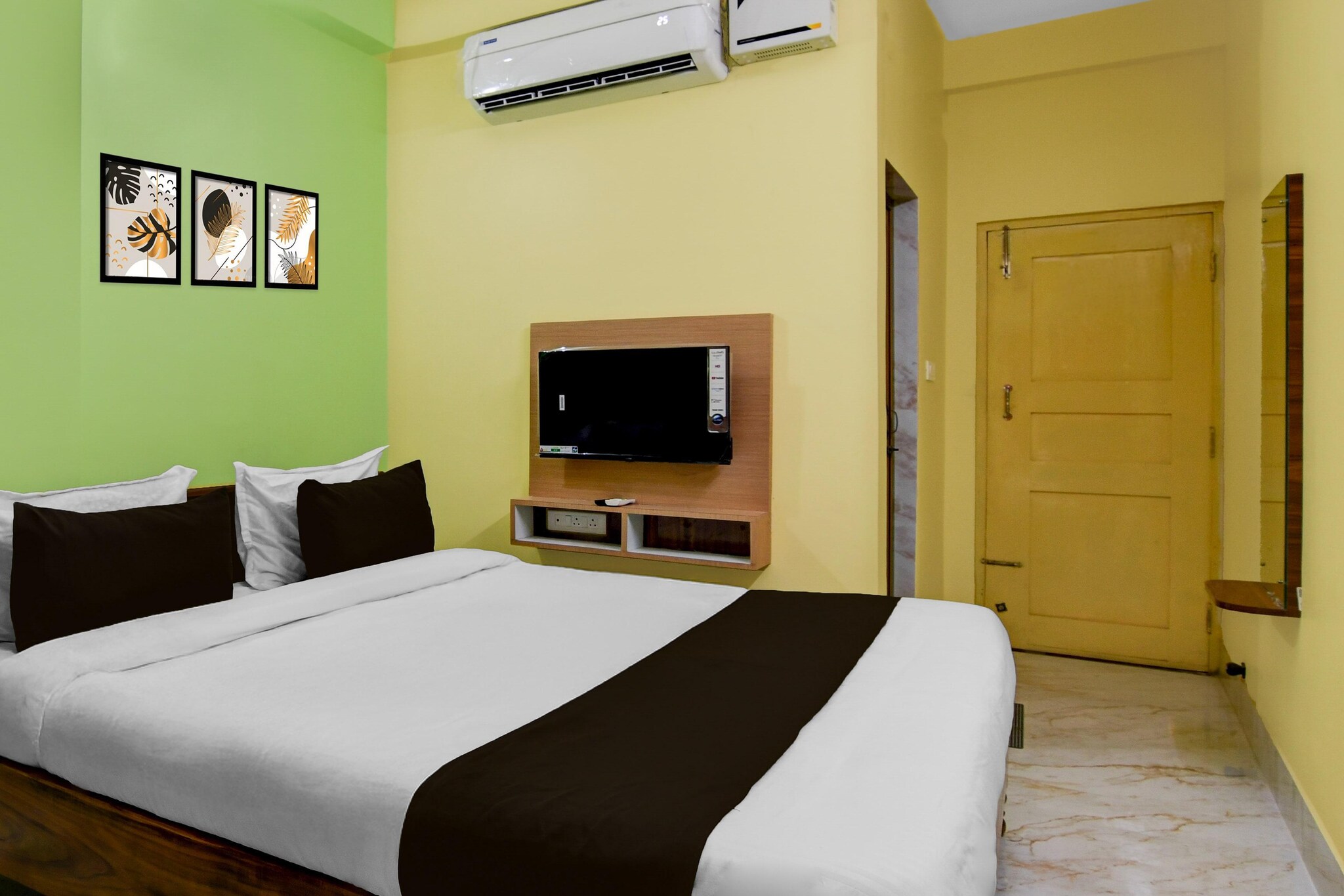 Set within 11 km of Jagannath Temple and 47 km of Konark Sun Temple, Collection O Shree Jagannatha Temple Puri Formerly Nirmalya Residency offers rooms with air conditioning and a private bathroom in Puri. This 3-star hotel offers room service, a 24-hour front desk and free WiFi. The hotel has family rooms.

All guest rooms at the hotel come with a seating area, a flat-screen TV with satellite channels and a private bathroom with free toiletries and a bath or shower. The rooms feature a desk.

Biju Patnaik International Airport is 66 km from the property.

1. Unmarried couples are warmly welcome at this property.
2. Guests with local ID proof are warmly welcome.
3.Early Check-In Policy: A full day’s room rate will be charged for check-ins before 6:00 AM. Complimentary early check-in is available between 6:00 AM and 10:00 AM, subject to room availability.
4.Foreign guests are welcome and allowed to stay at this property without any restrictions
Check-in is only available to guests aged 18 and above. Please provide a government-issued ID to confirm your age.
