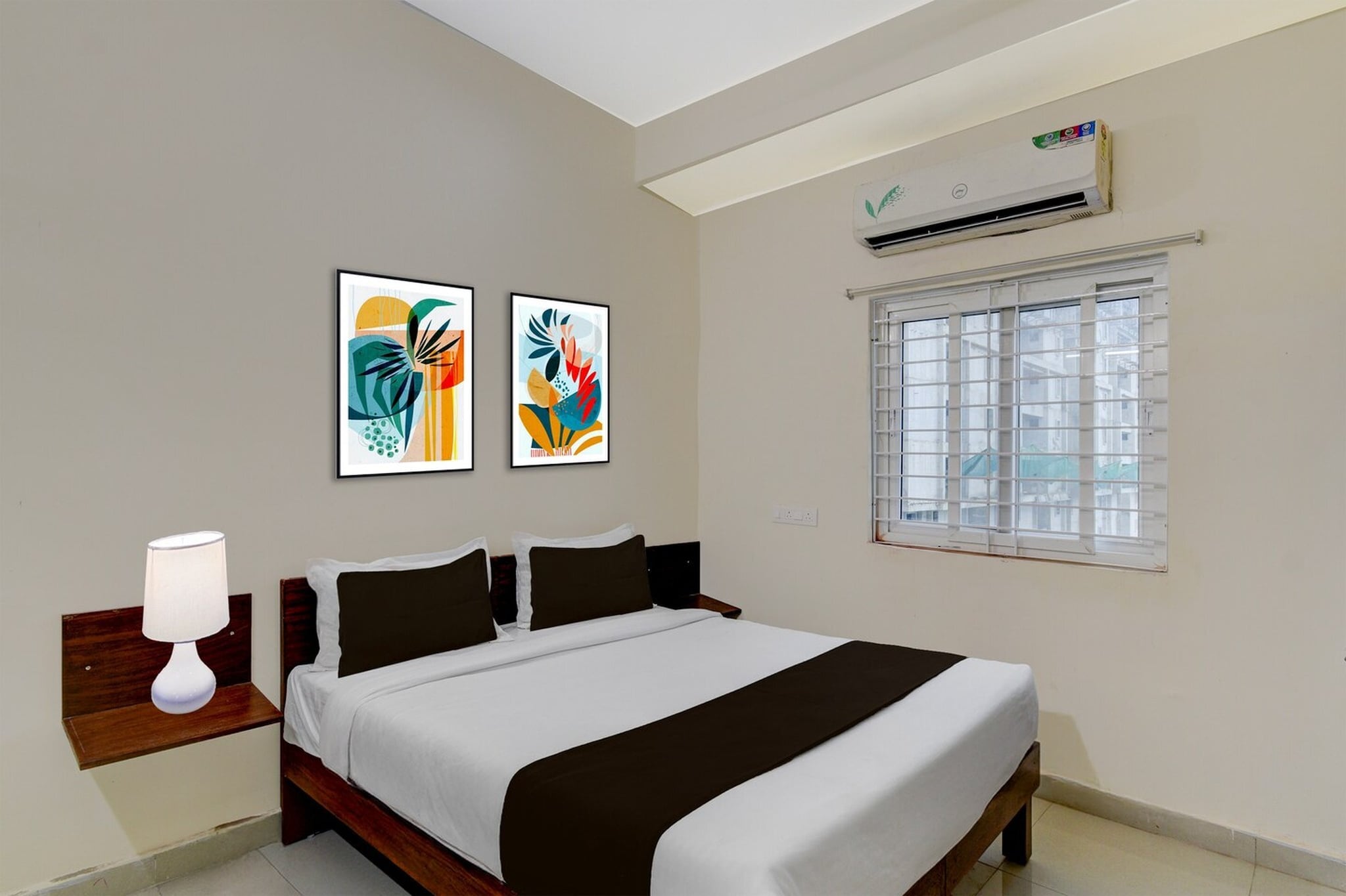 Situated within 24 km of Snow World and 24 km of AP State Archaeology Museum, Hotel O Ghatkesar Railway Junction Formerly Kakatiya Grand features rooms with air conditioning and a private bathroom in Bībīnagar. Among the facilities at this property are room service and a 24-hour front desk, along with free WiFi throughout the property. The hotel has family rooms.
All rooms at the hotel are fitted with a seating area, a flat-screen TV with satellite channels and a private bathroom with free toiletries and a bath or shower. The units have a desk.
Charminar is 24 km from Hotel O Ghatkesar Railway Junction Formerly Kakatiya Grand, while Mecca Masjid is 25 km from the property.
Rajiv Gandhi International Airport is 39 km away.
1. Unmarried couples are warmly welcome at this property.
2. Guests with local ID proof are warmly welcome.
3.Early Check-In Policy: A full day’s room rate will be charged for check-ins before 6:00 AM. Complimentary early check-in is available between 6:00 AM and 10:00 AM, subject to room availability.
4.Foreign guests are welcome and allowed to stay at this property without any restrictions
Check-in is only available to guests aged 18 and above. Please provide a government-issued ID to confirm your age.