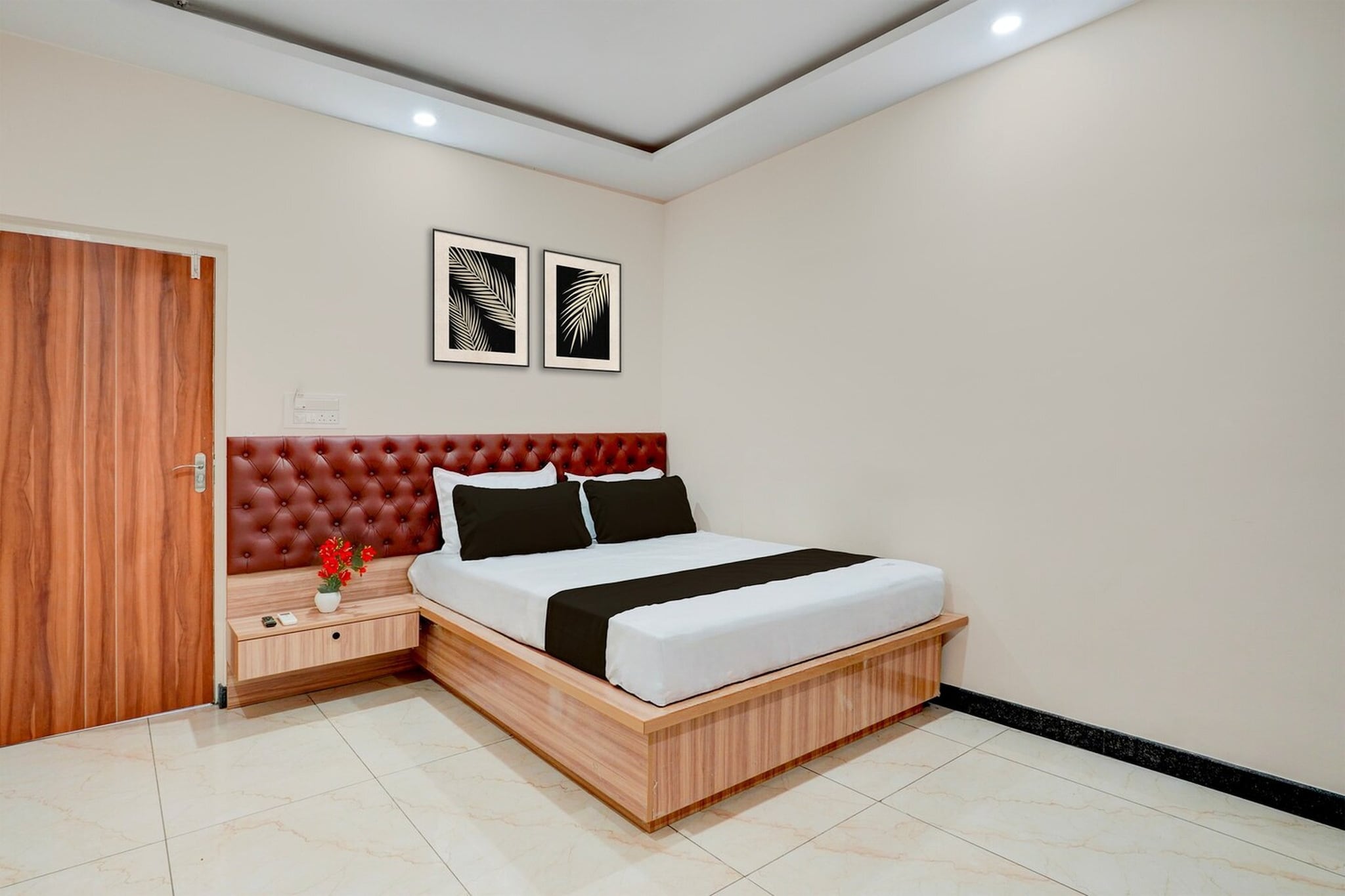 Situated within 13 km of Indian Institute of Science, Bangalore and 13 km of Yeswanthpur Railway Station, Hotel O Kachohalli Gate Formerly SRS Lodge features rooms with air conditioning and a private bathroom in TÄvarikere. With free WiFi, this 3-star hotel offers room service and a 24-hour front desk. The hotel has family rooms.

All rooms at the hotel are fitted with a seating area, a flat-screen TV with satellite channels and a private bathroom with free toiletries and a bath or shower. The units have a desk.

Bangalore City Railway Station is 13 km from Hotel O Kachohalli Gate Formerly SRS Lodge, while Bull Temple is 15 km from the property. Kempegowda International Airport is 45 km away.

1. Unmarried couples are warmly welcome at this property.
2. Guests with local ID proof are warmly welcome.
3.Early Check-In Policy: A full dayâ€™s room rate will be charged for check-ins before 6:00 AM. Complimentary early check-in is available between 6:00 AM and 10:00 AM, subject to room availability.
4.Foreign guests are welcome and allowed to stay at this property without any restrictions
Check-in is only available to guests aged 18 and above. Please provide a government-issued ID to confirmÂ yourÂ age.
