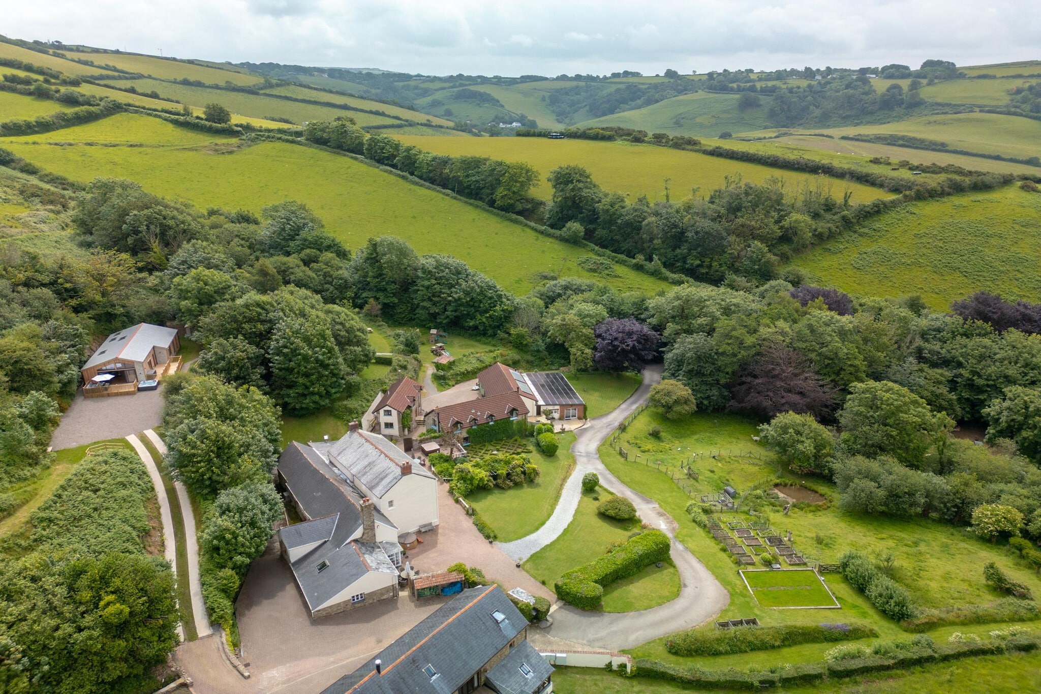 Coulscott Aylesbury Cottage - Areas within 1km in summer