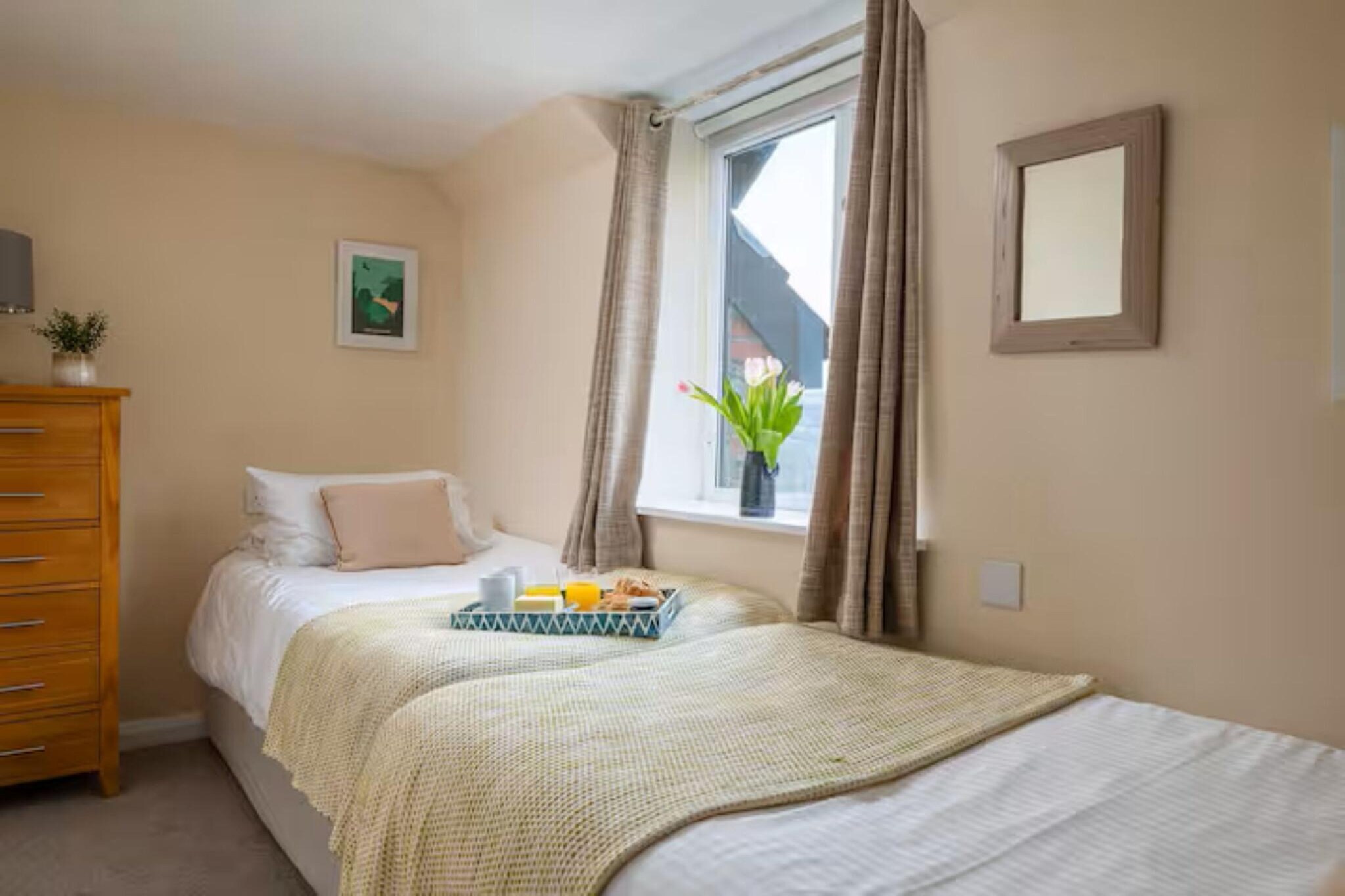 Coulscott Aylesbury Cottage - Bedroom