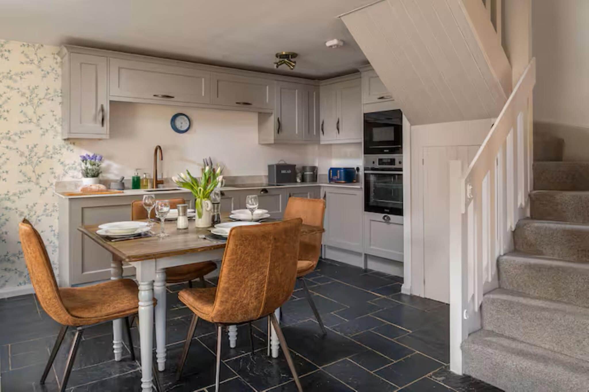 Coulscott Aylesbury Cottage - Dining room