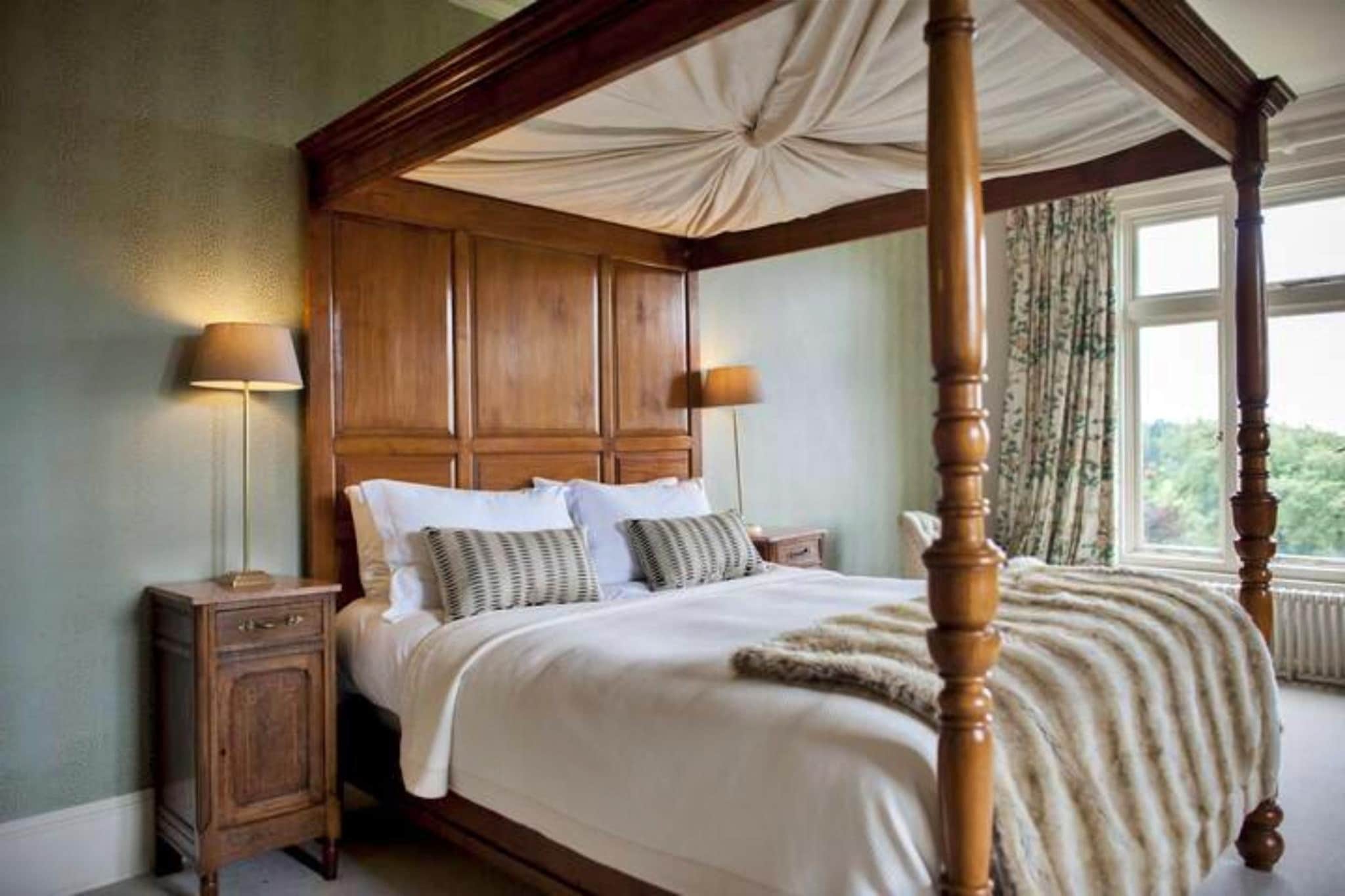 The Lost Manor - Bedroom