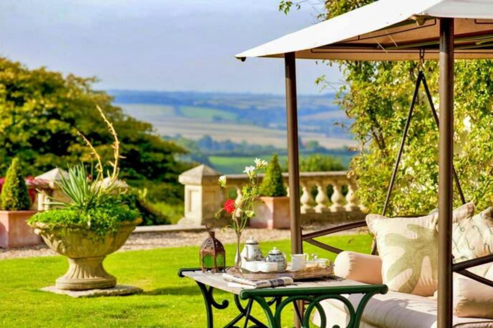 The Lost Manor - Terrace balcony