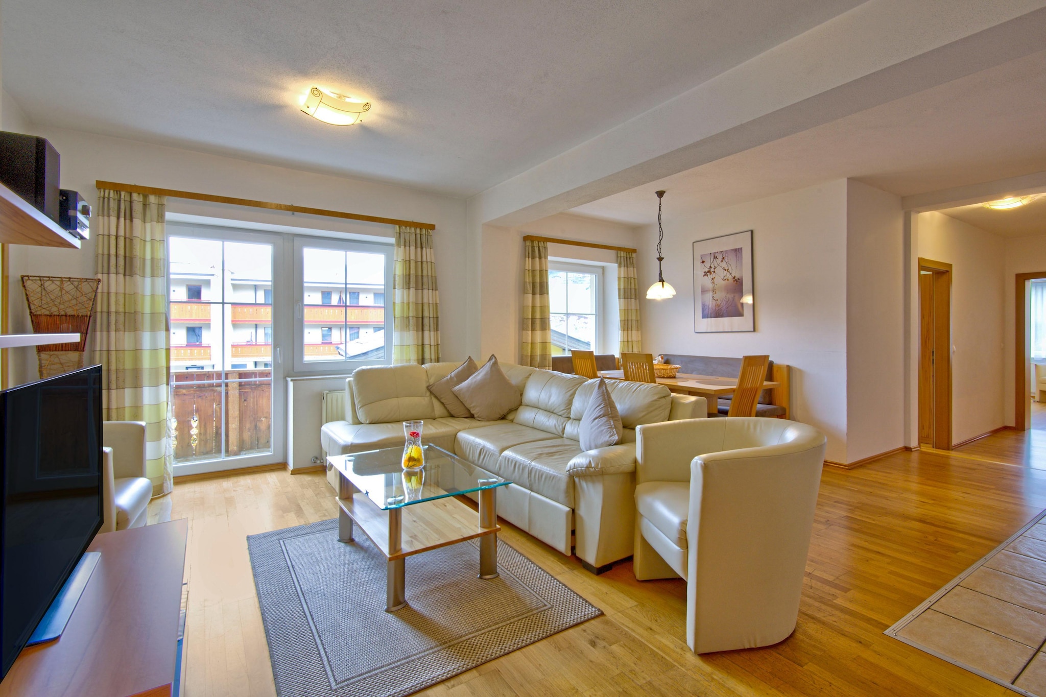 Vicky Apartment Top 1