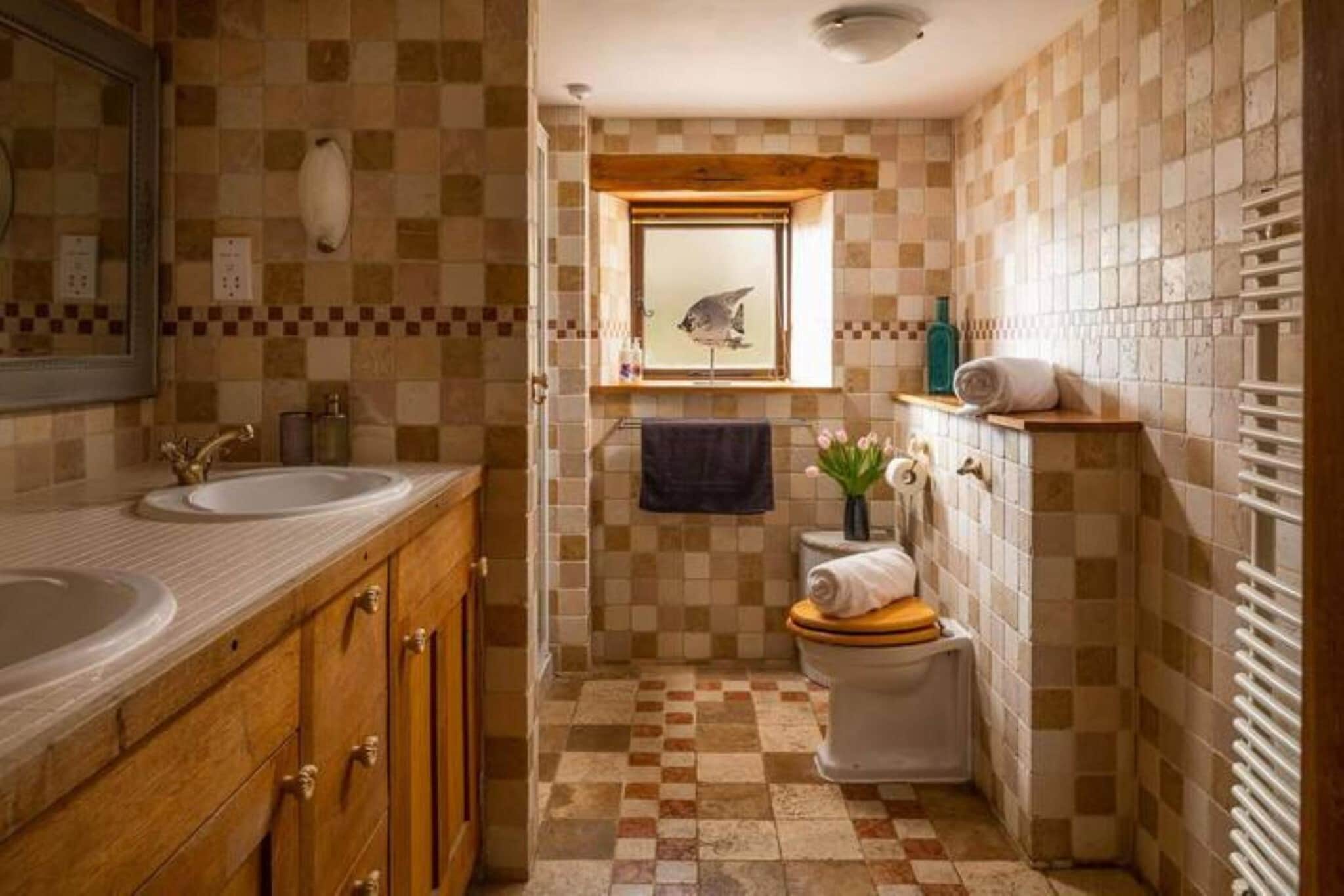 Coulscott Old Barn - Bathroom