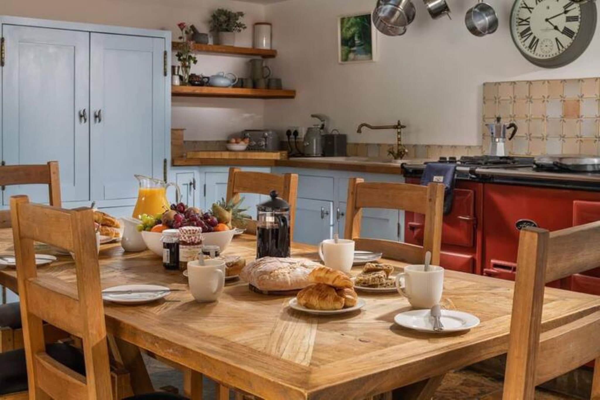 Coulscott Old Barn - Dining room