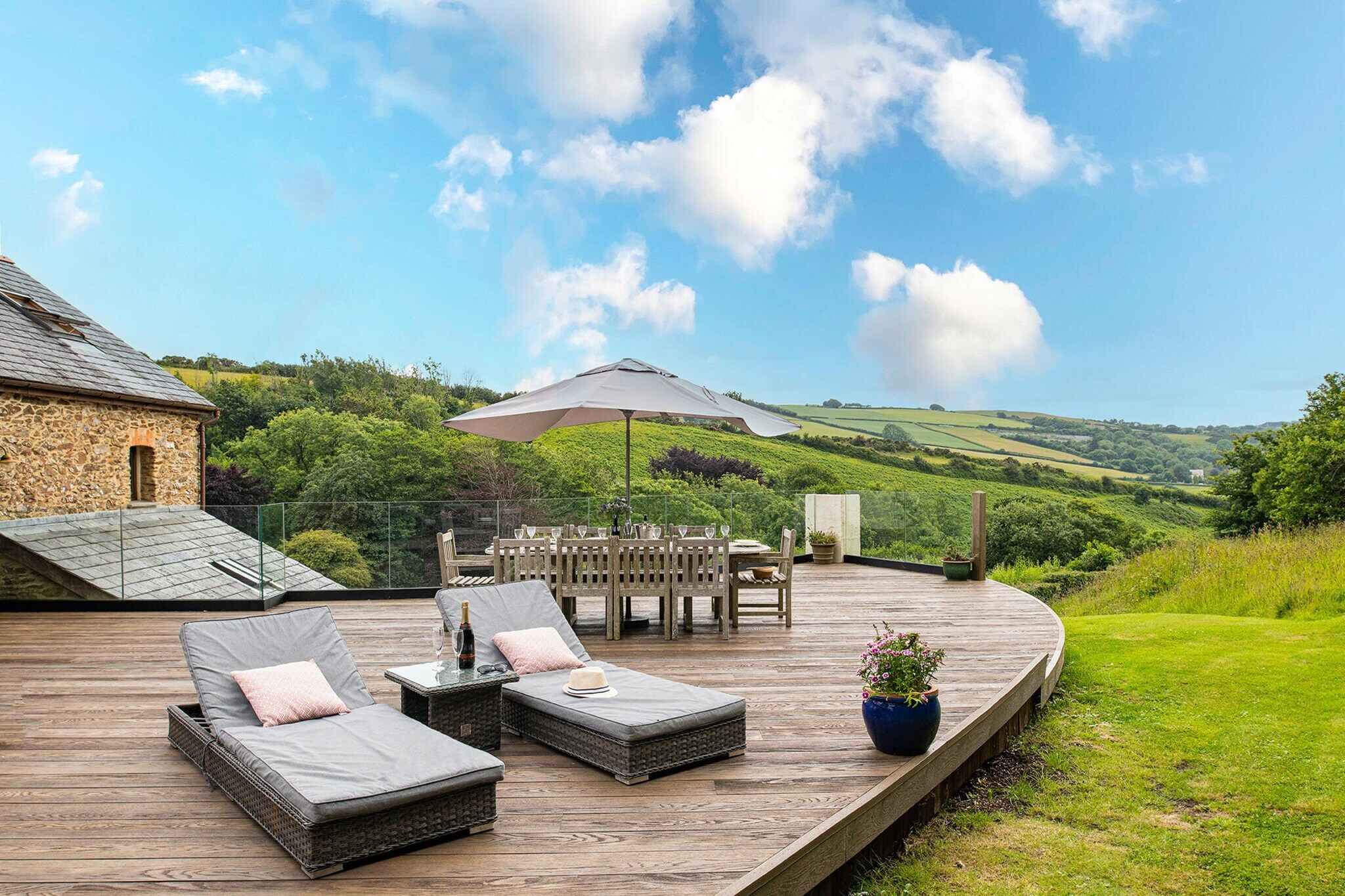 Coulscott Old Barn - Terrace balcony