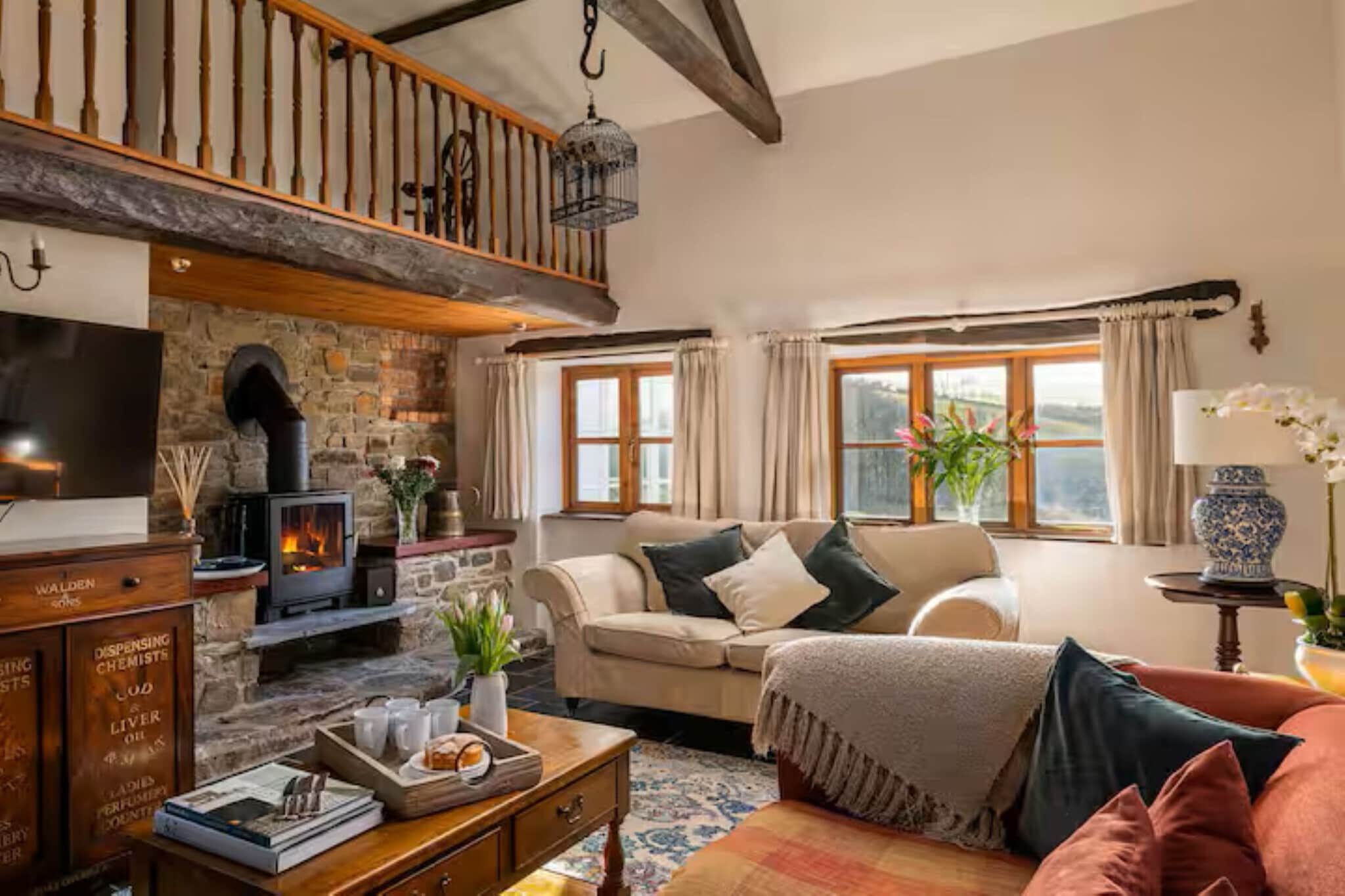 Coulscott Farmhouse - Living room