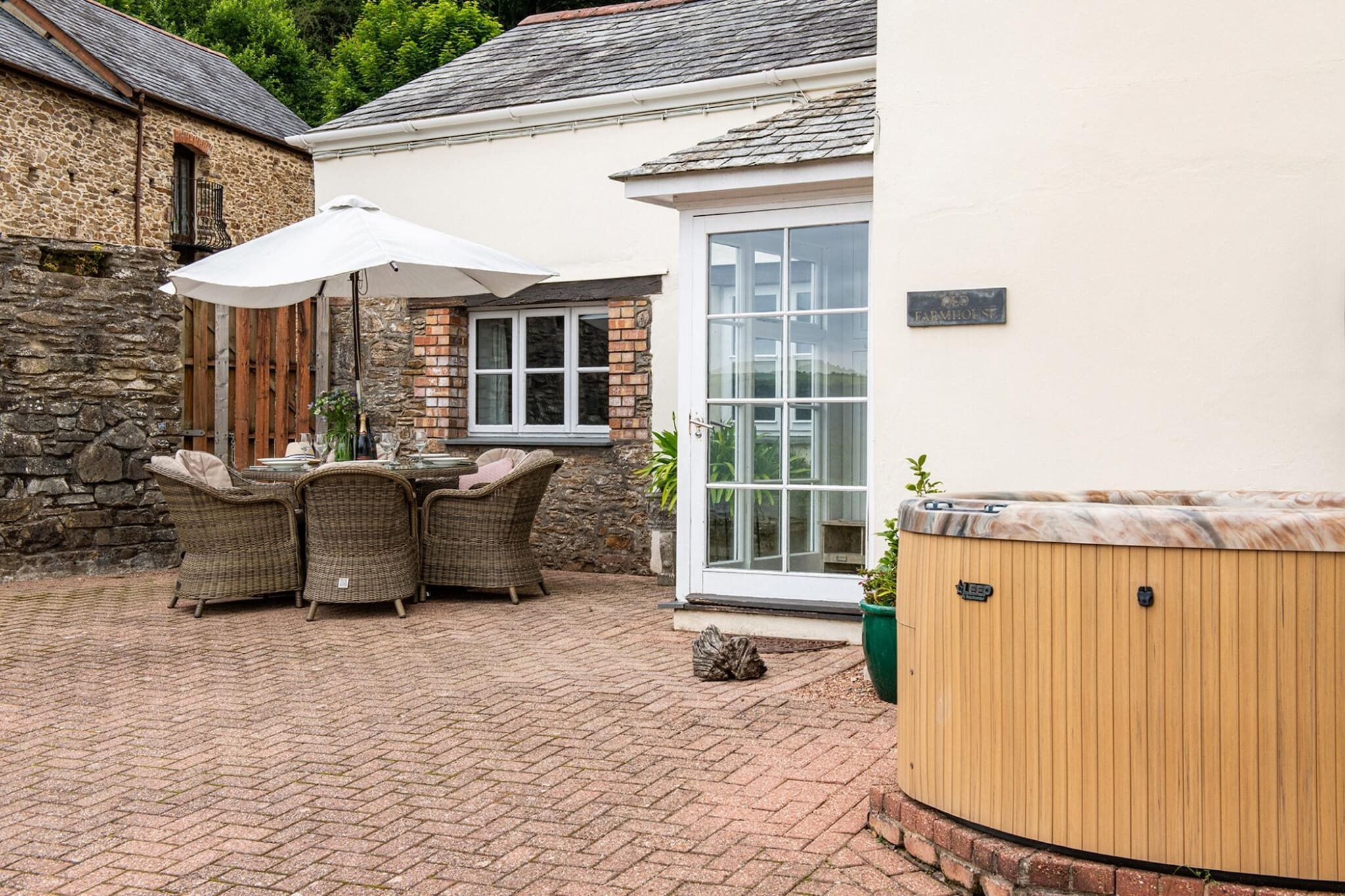 Coulscott Farmhouse - Terrace balcony
