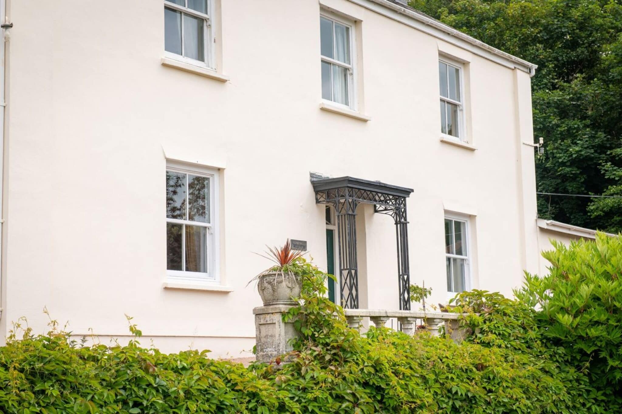 Coulscott House - Exterior in summer