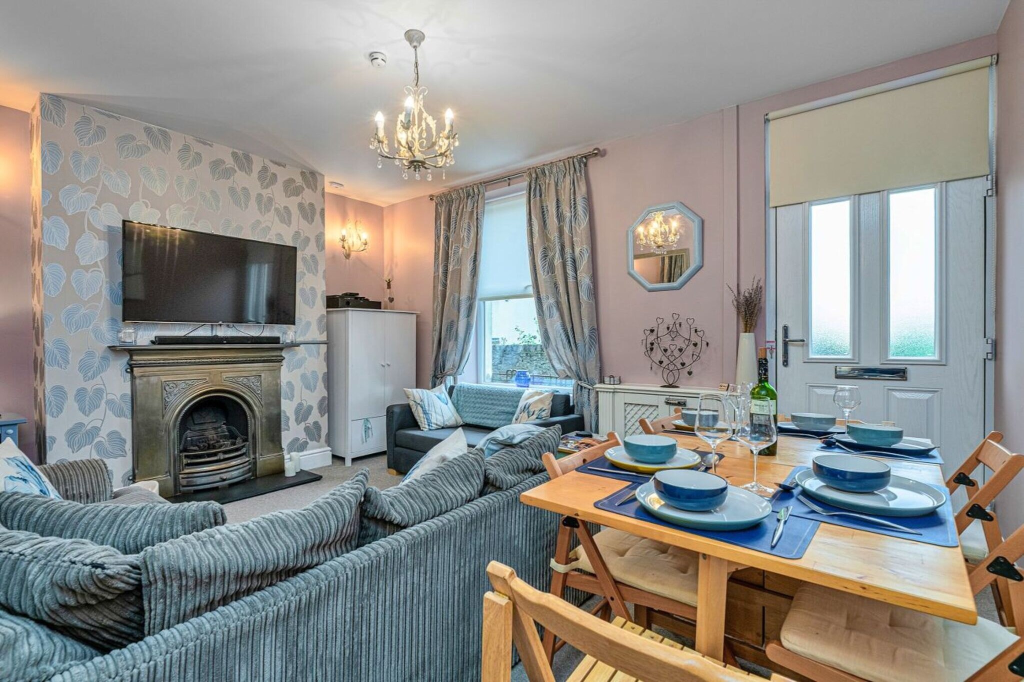Bryn Derfel House - Dining room