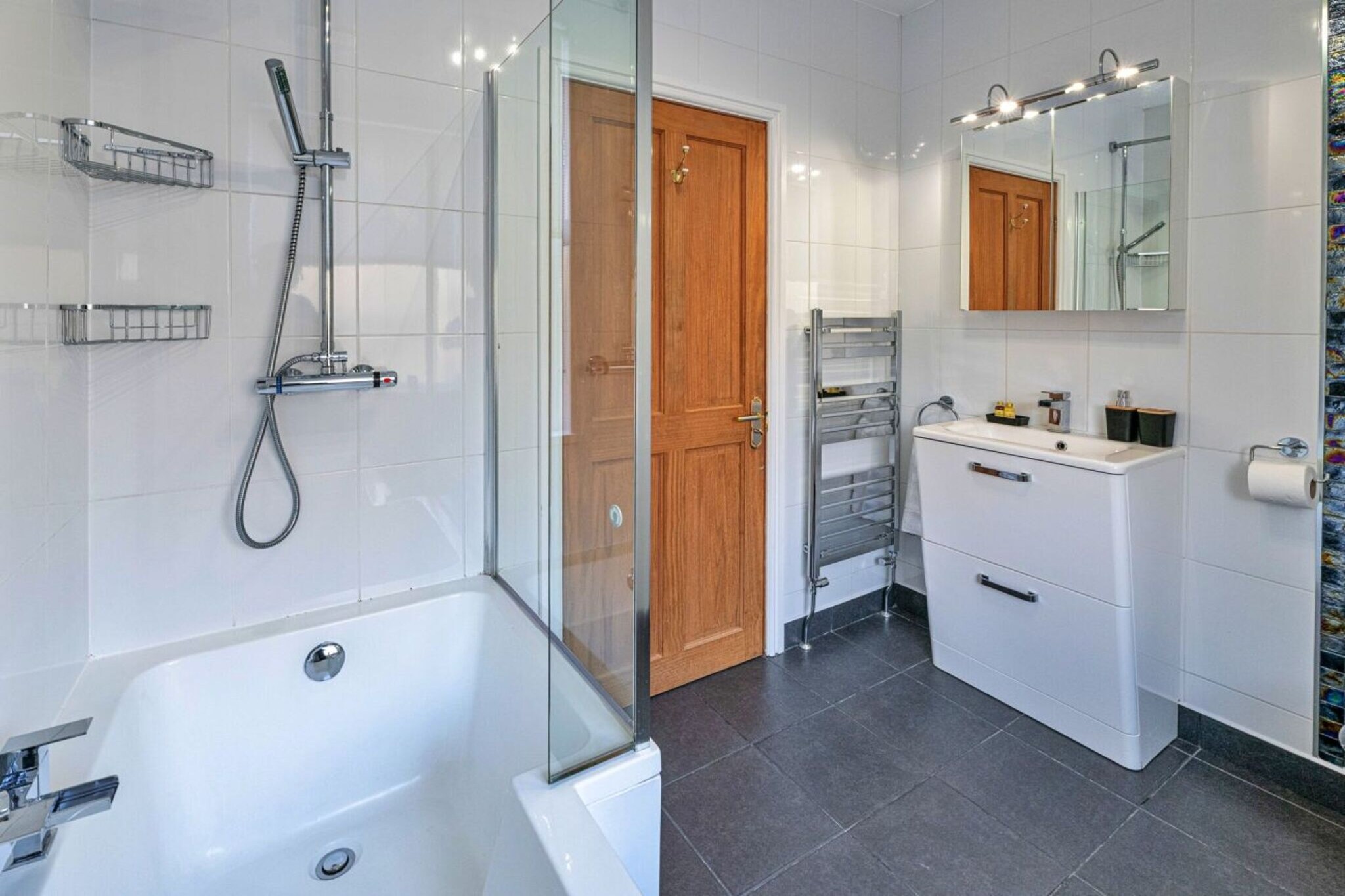 Bryn Derfel House - Bathroom