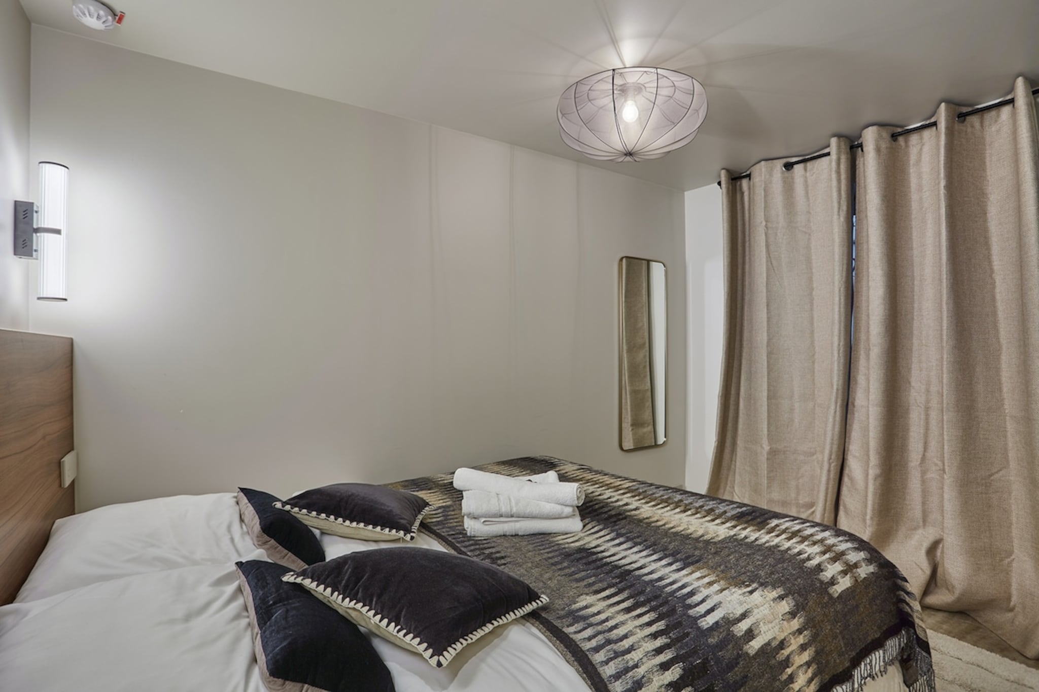 ALBERT THOMAS 01  N-Niet-getagd