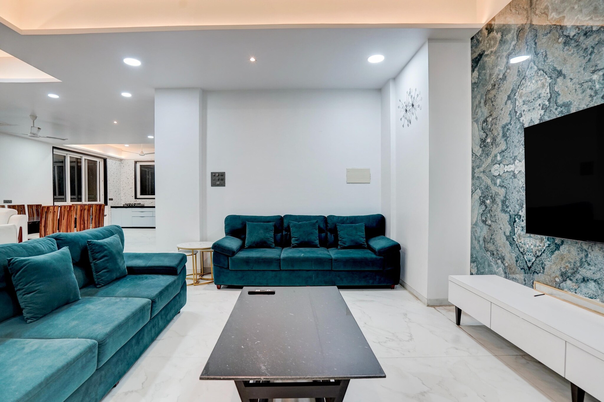 Ground floor: (bedroom(double king size bed, TV, dining table, seating area, air conditioning, hairdryer, Towels incl., telephone), bedroom(double king size bed), bedroom(double king size bed), bedroom(double king size bed), bedroom(double bed, air conditioning), bathroom(bathtub or shower, shower, washbasin, toilet, shampoo, body soap, hot water, hot water), bathroom, bathroom, bathroom, bathroom, Parking, BBQ, swimming pool, lift)