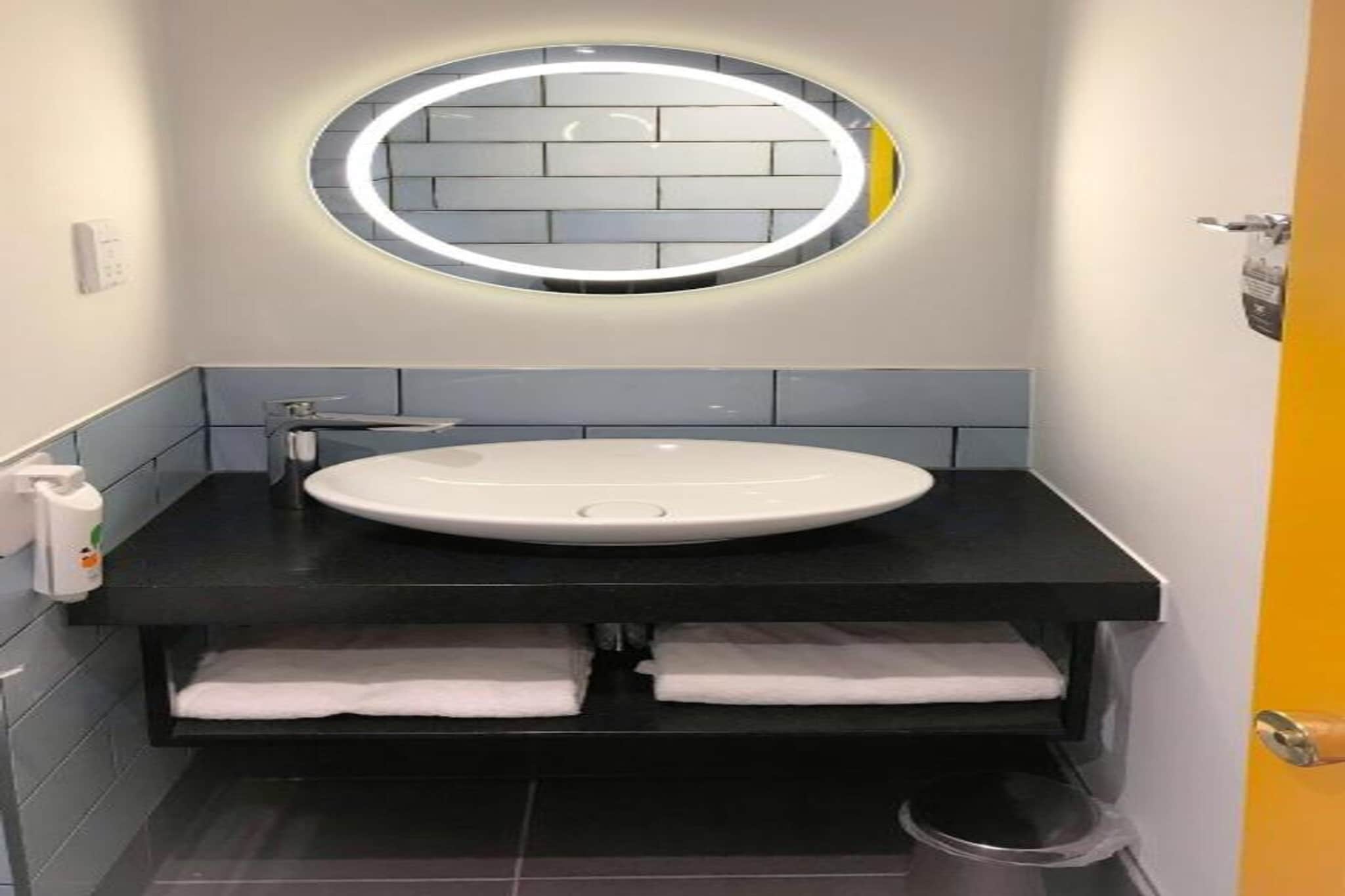 Compact Double Room - Badezimmer