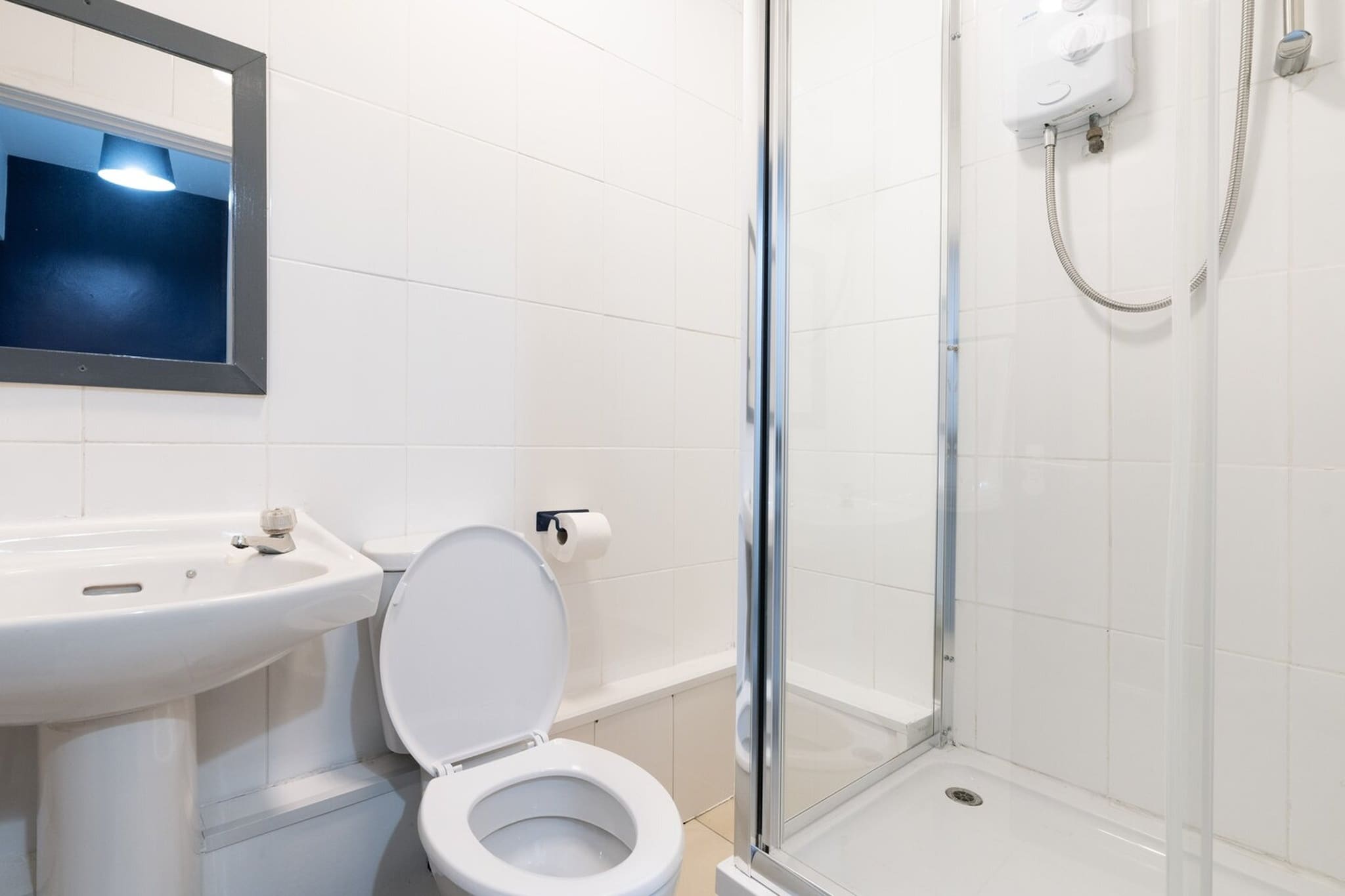 Standard Twin Room - Shared - Badezimmer