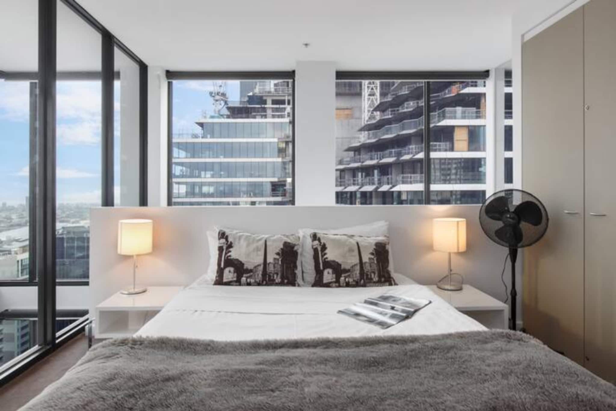 Incredible City Views in Convenient CBD Apartment