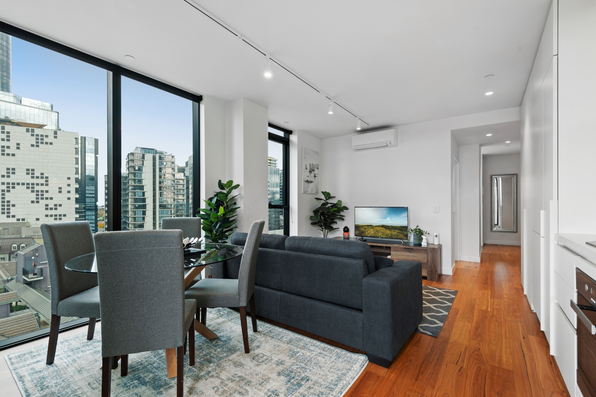 Our sleek, light-filled apartment is right on Melbourne's coolest strip: Chapel Street. From here you'll be able to cruise the boutiques at will. If it's more your style, hit some of Melbourne's coolest bars and restaurants instead (though you could always do both). The spot is unbeatable: public transport to anywhere in town is easy. And the place itself is top of the line. Think marble bench tops and a spacious balcony.
The space
General
- Beautiful view down Chapel St
- Generously-sized balcony
- Modern apartment complex
- Safe and secure building with video intercom system
- Timber floorboards throughout
- Air conditioning and heating
- Washing Machine
 
Living room
- Combined living and dining area
- Smart TV with Netflix
- There is no WIFI in the property
 
Bathrooms
- Modern bathroom with quality fixtures and great water pressure
 
Bedrooms
- One queen bed
- Beautiful view from floor-to-ceiling window in bedroom
 
Kitchen
- Miele kitchen appliances with gas cook top, dishwasher and stone counters