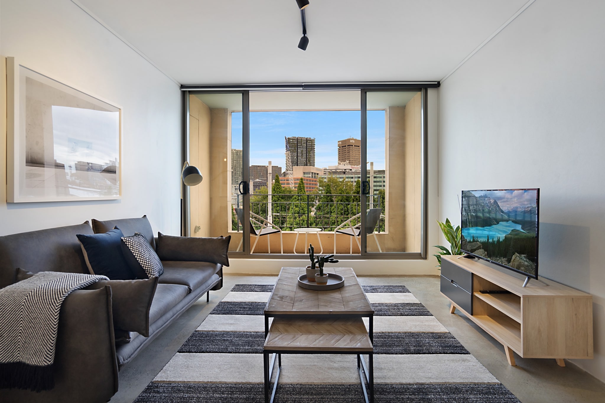 Central 1-Bedroom Apartment with City Views