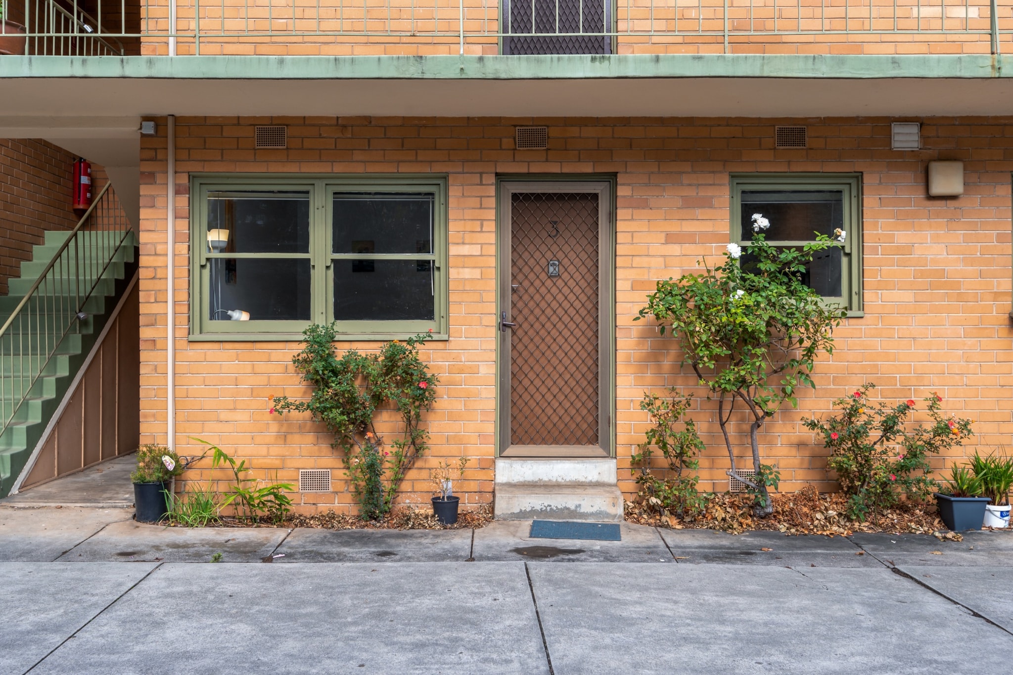 Set in the quiet but architecturally unique Melbourne suburb of Travancore, this unit is perfect for those seeking maximum convenience: it's almost halfway between the CBD and Melbourne airport. Delhi Reserve and the beautiful Moonee Ponds Creek Trail are literally right on your doorstep and perfect for a morning stroll. The unit itself is simple and comfortable, with plenty of light and park views. Parking and easy access to public transport make exploring Melbourne very easy.

The space
Perfect for couples or solo travellers, this cosy space has everything you need for a comfortable stay. Enjoy a fully-equipped kitchen, a comfortable queen-sized bed, and an open-plan living and dining room area with a TV. Our prime location puts you just steps away from the airport, the CBD and gorgeous walks.
 
General
- Entire 1-bedroom 1-bathroom apartment
- Ground floor location with private entrance
- Lots of natural light
- Wi-Fi provided
- On-site parking (1 spot)
- Close to public transport
- Air conditioning
 
Bedroom
- Bedroom 1: 1 x Queen Bed
- Blackout blinds
 
Living Room
- TV available with free-to-air and streaming options (use your own account)
- 4-seater dining table
- 2-seater leather couch, coffee table and armchair
- Portable heater available
- Blackout blinds
 
Kitchen
- Fully equipped with cookware, utensils and cutlery
- Toaster, kettle and microwave are available
- Oven and electric stovetop available
 
Bathroom & Laundry
- Modern bathroom available
- Travel essentials, towels and a hairdryer are provided
- Washing machine available (located in the kitchen)
 
Points of Interest
- Flemington Racecourse is a 7-minute drive (2.8km)
- Melbourne Zoo is a 5-minute drive (2.5 km)
- Flinders Street Station is a 16-minute drive (6.1km)
Local area description
Located next to Flemington, Travencore is a convenient and family friendly gem in Melbourne's inner north. With its streets named after Indian cities, village-like atmosphere and mix of Victorian and art deco architecture, it's unique among the city's neighbourhoods. It's also only five kilometres from the city, and close to the airport.
House rules
You are staying in a friendly and peaceful neighbourhood and we kindly ask you to respect the community and your surrounding neighbours. The following strict House Rules apply:
 
- No loud noise between 10 pm and 8 am
- No parties or antisocial behaviour
- No additional people are to access the property without our prior approval
- No pets are allowed in the property without approval
- No smoking is allowed at any times
- If you break something, please let us know
- To help protect all floor coverings do not wear any shoes inside the property
 
Please be aware that excessive noise such as amplified music, vocals or screaming or anti-social behaviour in the property or common areas can cause neighbours to complain to us, the Building Manager, Council Rangers or Police.
 
IMPORTANT: Any breach of the House Rules may lead to a $500 fine plus compensation for any cost/damage created and immediate eviction of the property.
 
Finally, when checking out, we kindly ask you for the following:
 
- Please leave all beds unmade
- Please clean up your dishes and put them away
- In case you have rearranged furniture, please put it back to the original location
- Please take out the rubbish and remember to use the right bins
- Please ensure all appliances, A/C and lights are off and doors and windows are closed
Interaction with guests
Welcome to MadeComfy! Our local team curates stays in exceptional Australian & New Zealand properties, ensuring style, comfort, and prime locations for discerning guests. We prioritise your needs to provide a memorable home-away-from-home experience. Explore our digital guidebooks for local recommendations, and don't hesitate to contact us throughout your stay. We're here to ensure your comfort – enjoy your stay with MadeComfy.
Notes
- For your comfort, this property is prepared with professional-grade hotel-style linen, including a three-sheet setup, ensuring a fresh and hygienic sleep experience.
- Extra Services:
- Early check-in: Our standard check-in is at 3 pm. To guarantee early access to the property we suggest booking the night before if available. Otherwise, early check-in is subject to availability from the night before at an additional cost.
- Late check-out: Our standard check-out is at 10 am. To guarantee a later check-out of the property we suggest booking an additional night if available. Otherwise, a late check-out is subject to availability from the night before to an additional cost.
- Baggage: For security reasons, we are unable to receive or to keep unattended baggage before check-in or after check-out
- We provide a small welcome amenity pack to get your stay started
 
Other things:
Please leave the windows open after showers to reduce humidity in the bathroom.
- This booking is protected with coverage for lost baggage and emergency medical expenses, provided by Travel Support with claim upto 500 AUD (T&C Applies). For more details reach out to Guest Support team post booking.
Access description
- You’ll have access to the entire property when you stay here, so it will feel like your own home.
- The keys and access information will be provided to you prior to your arrival.
- There is parking onsite.
Getting around
Catch the tram from Mount Alexander Road to the airport or city. Flemington Bridge train station is also within walking distance.
 
There are plenty of ride share options available to use
 
Check out the TripGo app for transport timetables.